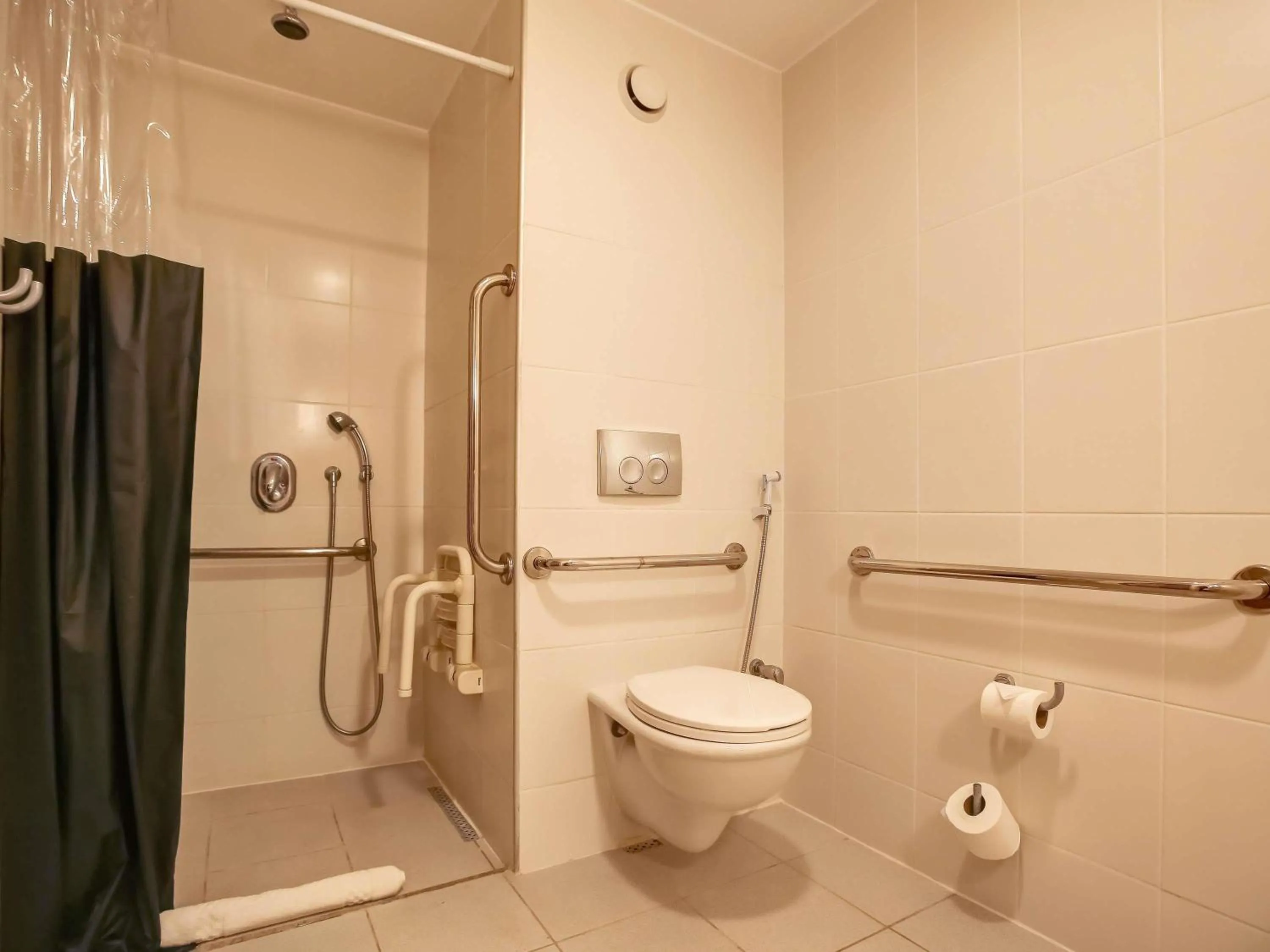 Bedroom in ibis Copacabana Posto 2