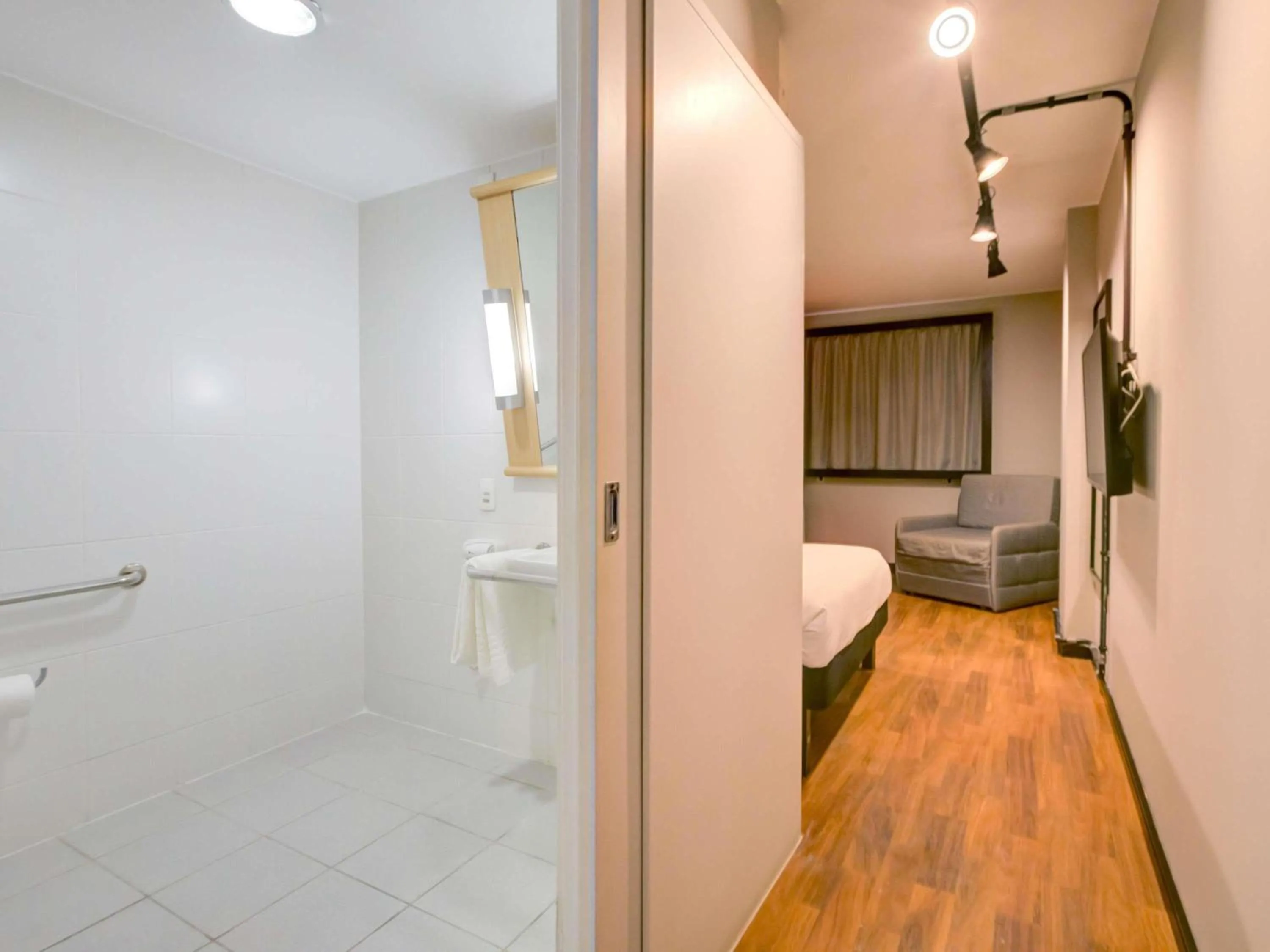 Bedroom, Bed in ibis Copacabana Posto 2