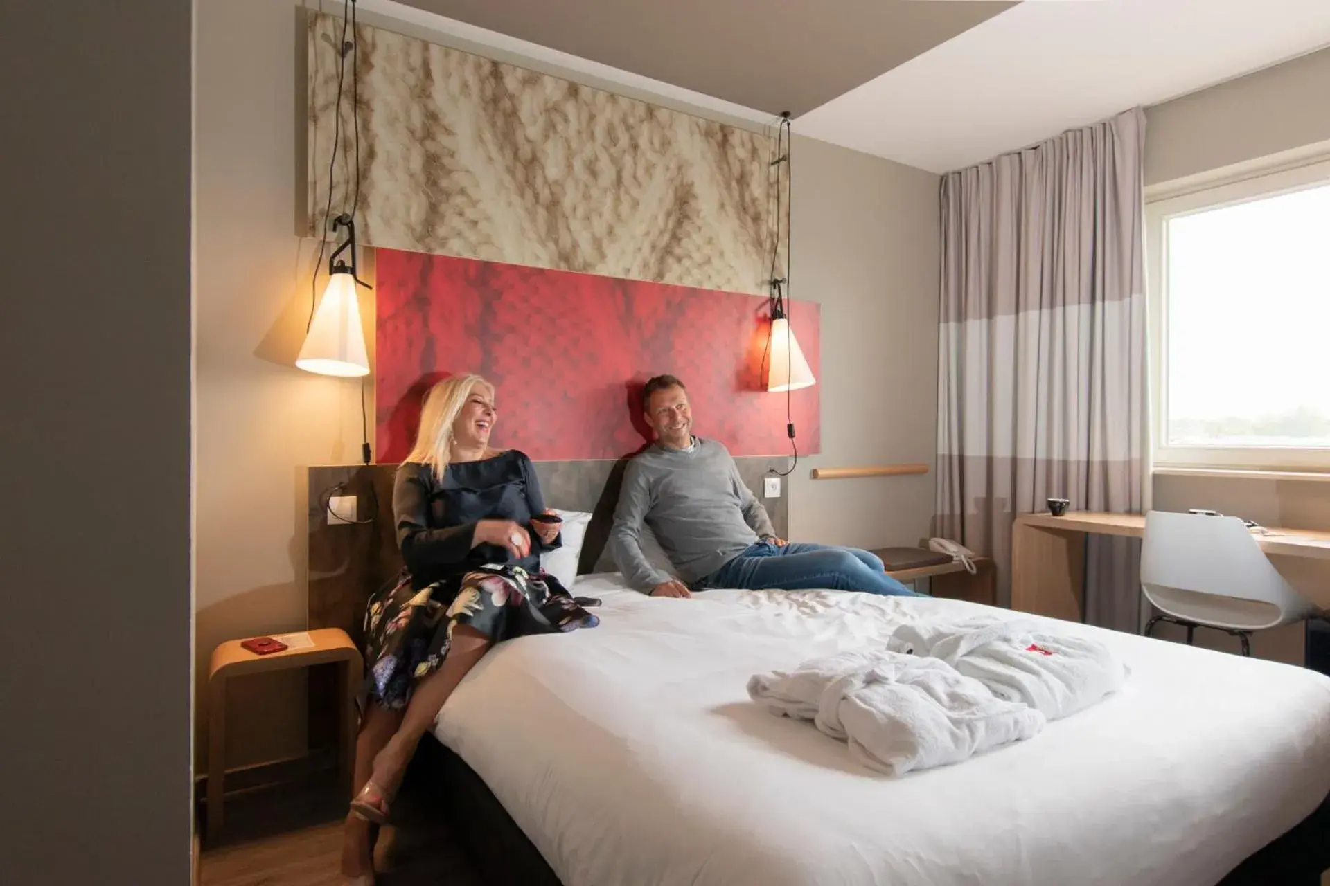 People, Bed in ibis De Haan People, Bed in ibis De Haan