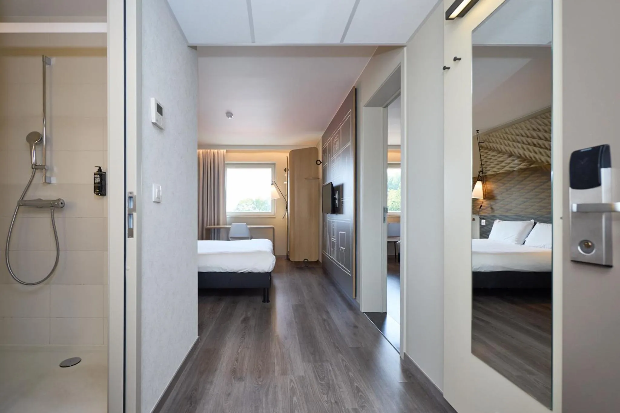 Bedroom, Bed in ibis De Haan