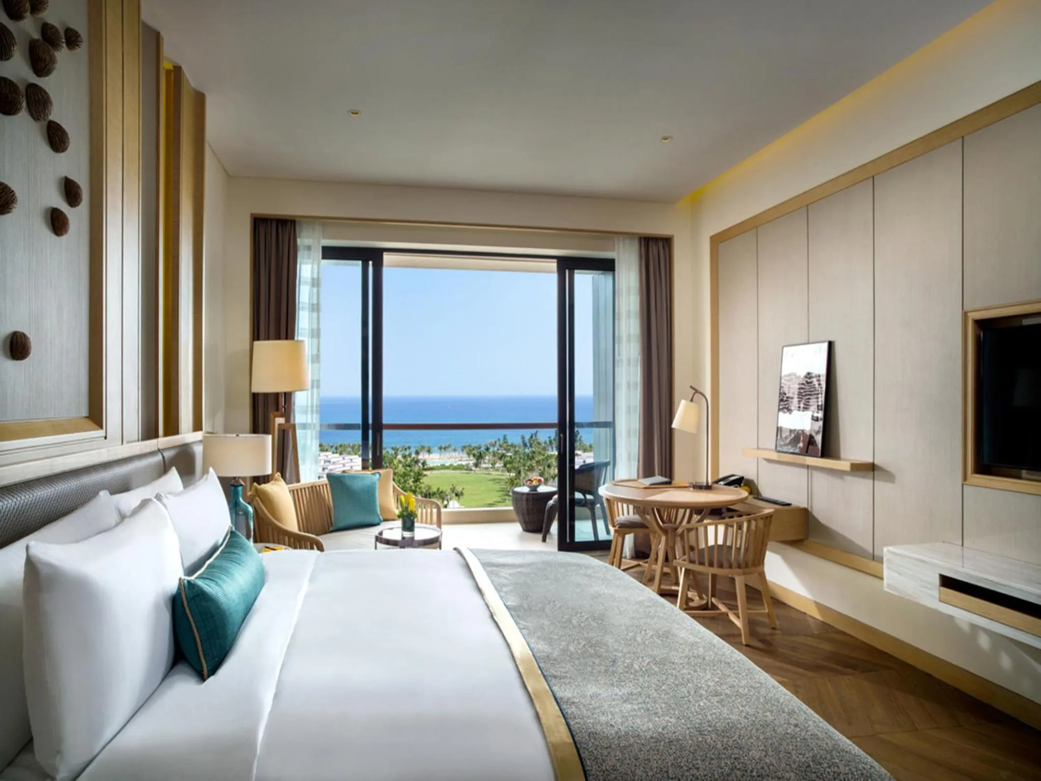 Sea view, Bed in Sofitel Sanya Leeman Resort