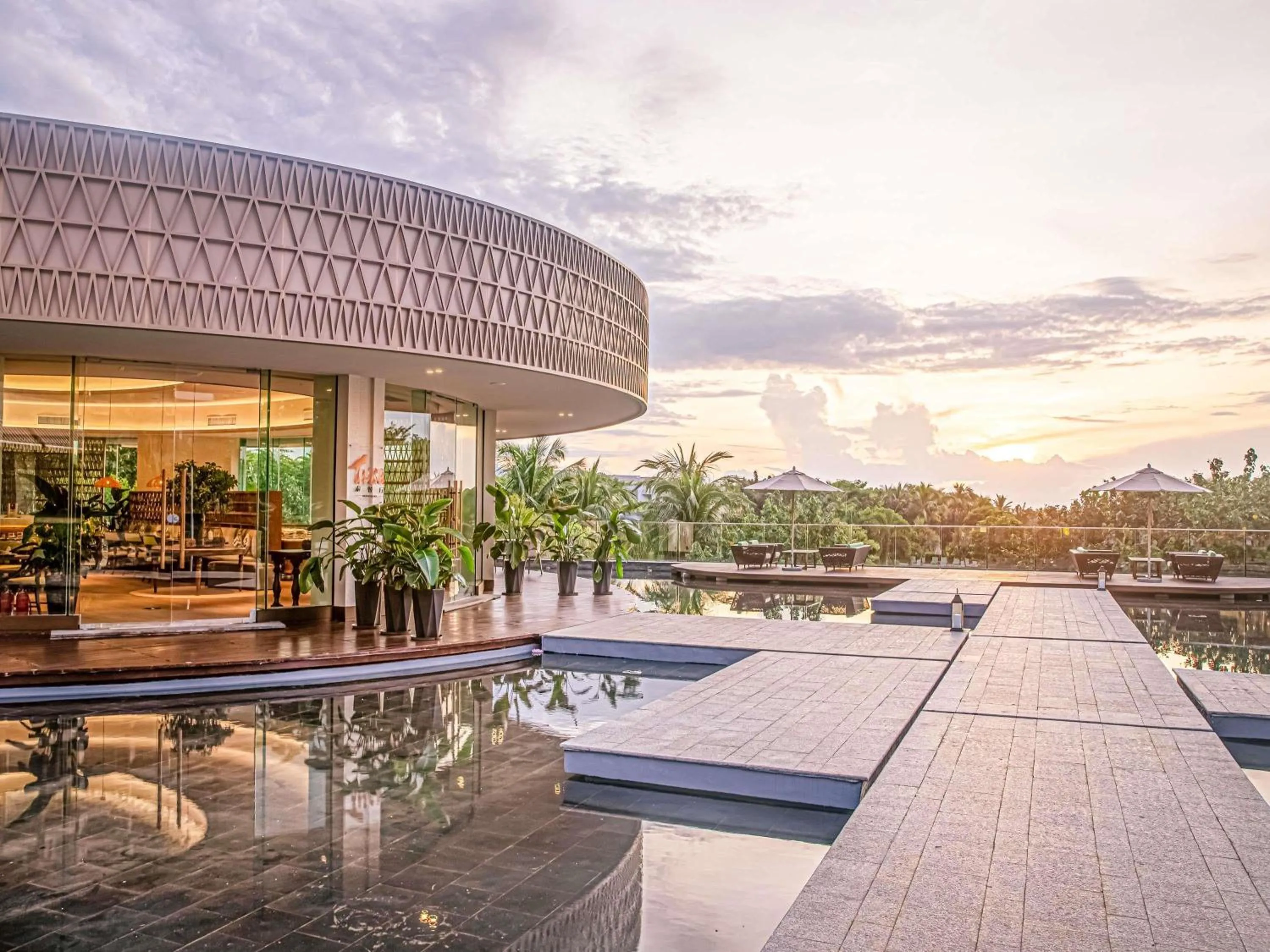 Restaurant/places to eat in Sofitel Sanya Leeman Resort