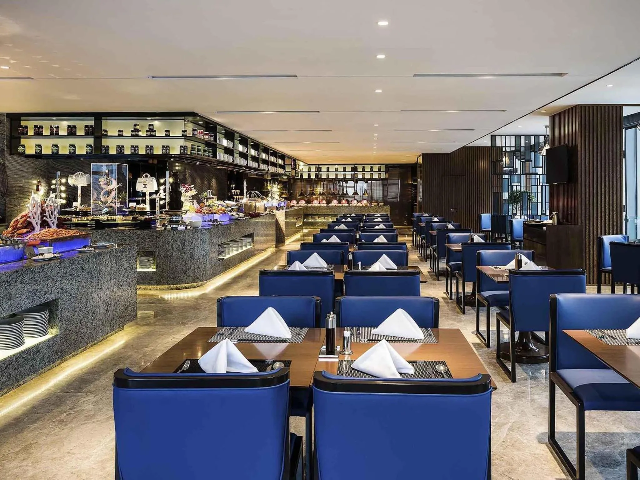 Restaurant/places to eat in Novotel Ningbo East