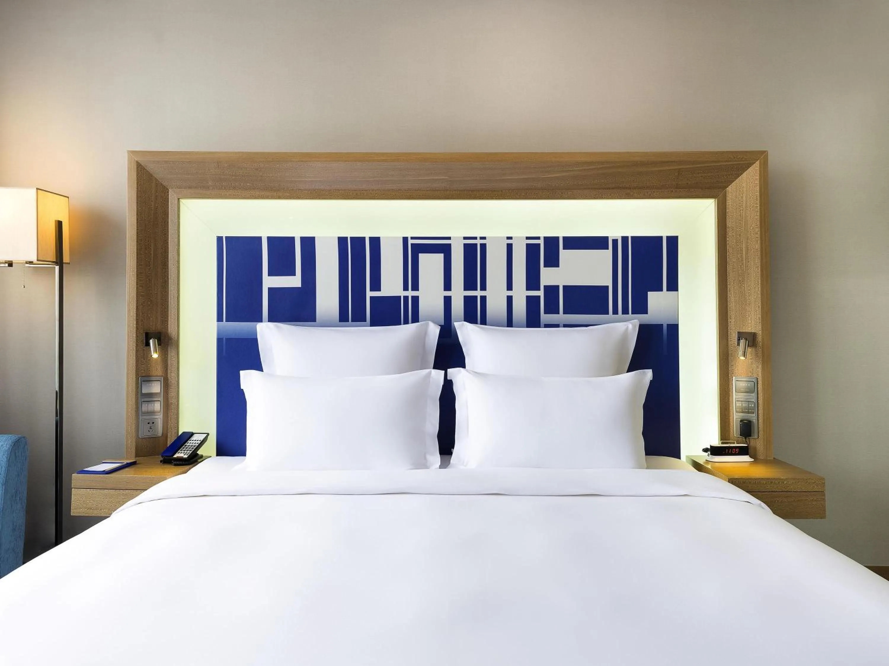 Photo of the whole room, Bed in Novotel Ningbo East