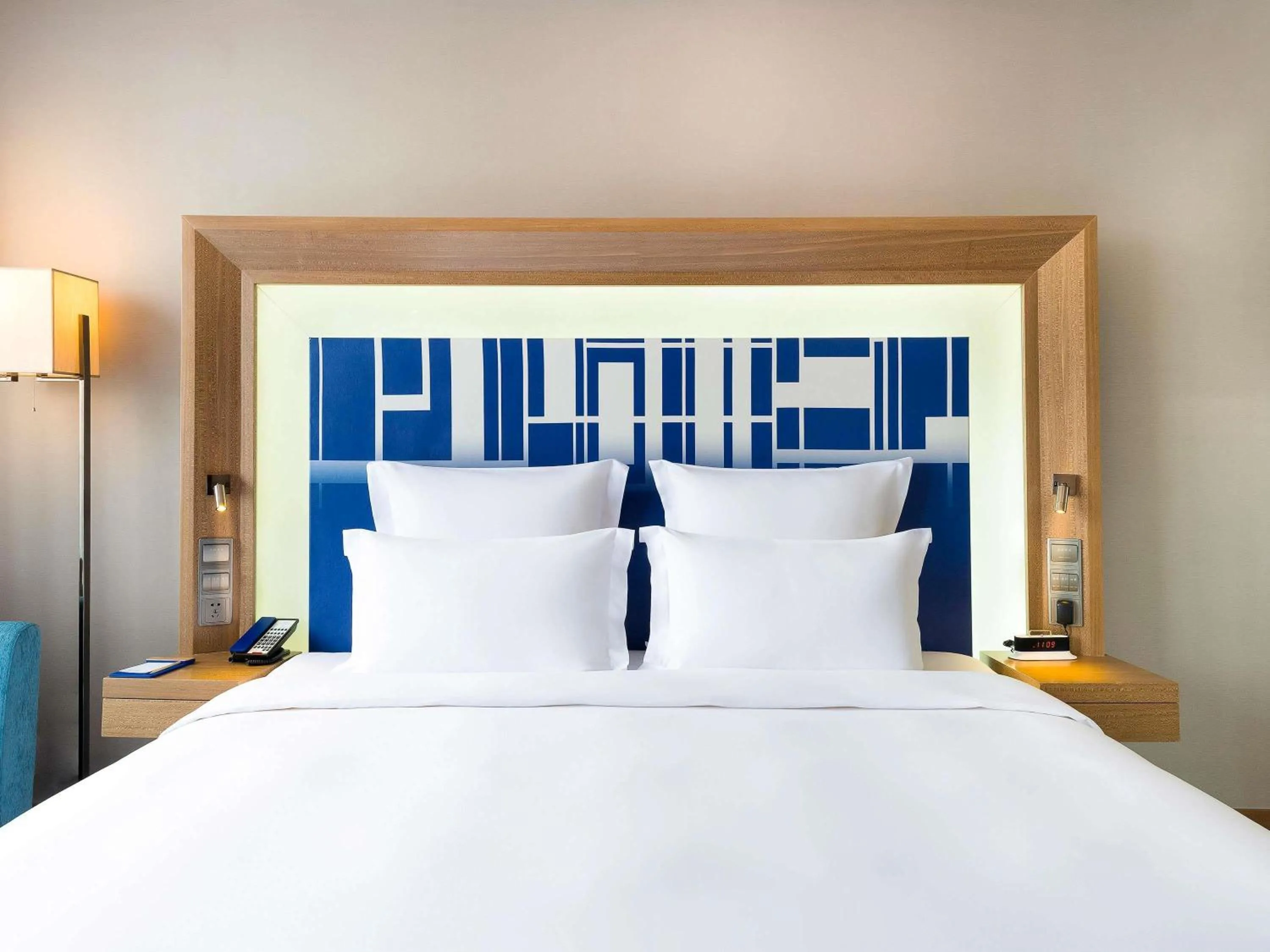 Bedroom, Bed in Novotel Ningbo East