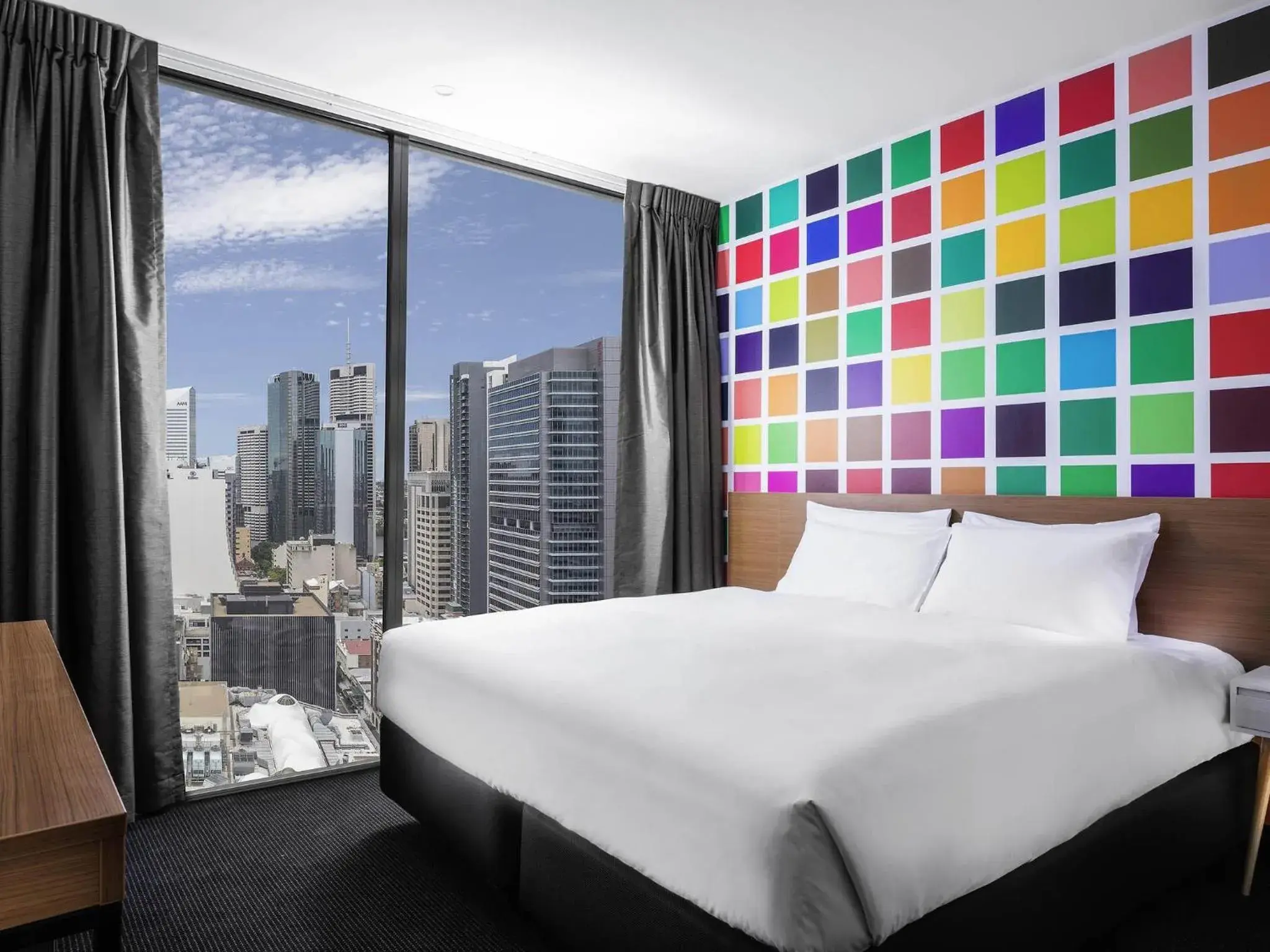 Superior King Room with City View in ibis Styles Brisbane Elizabeth Street Superior King Room with City View in ibis Styles Brisbane Elizabeth Street