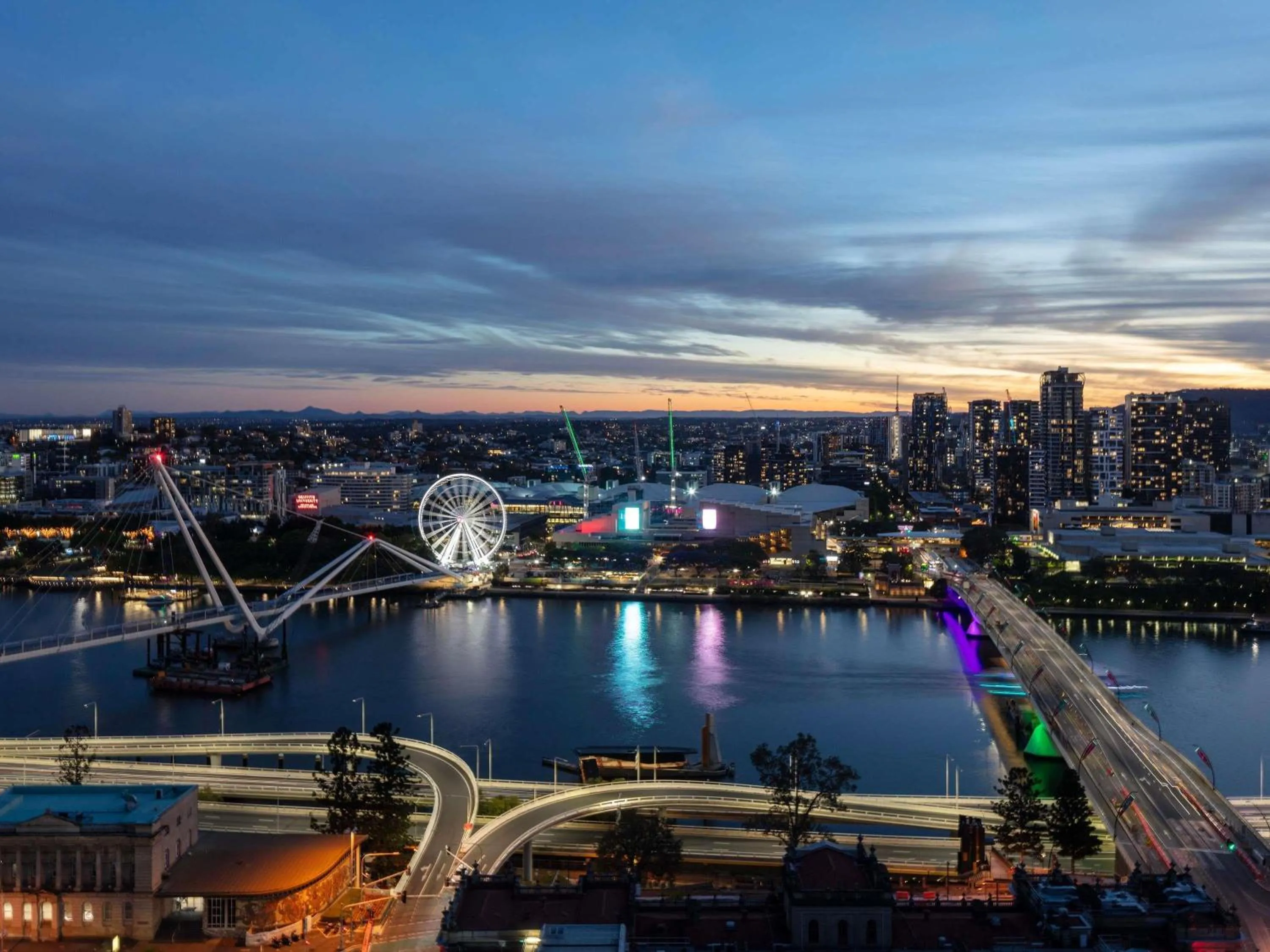 Bedroom in ibis Styles Brisbane Elizabeth Street