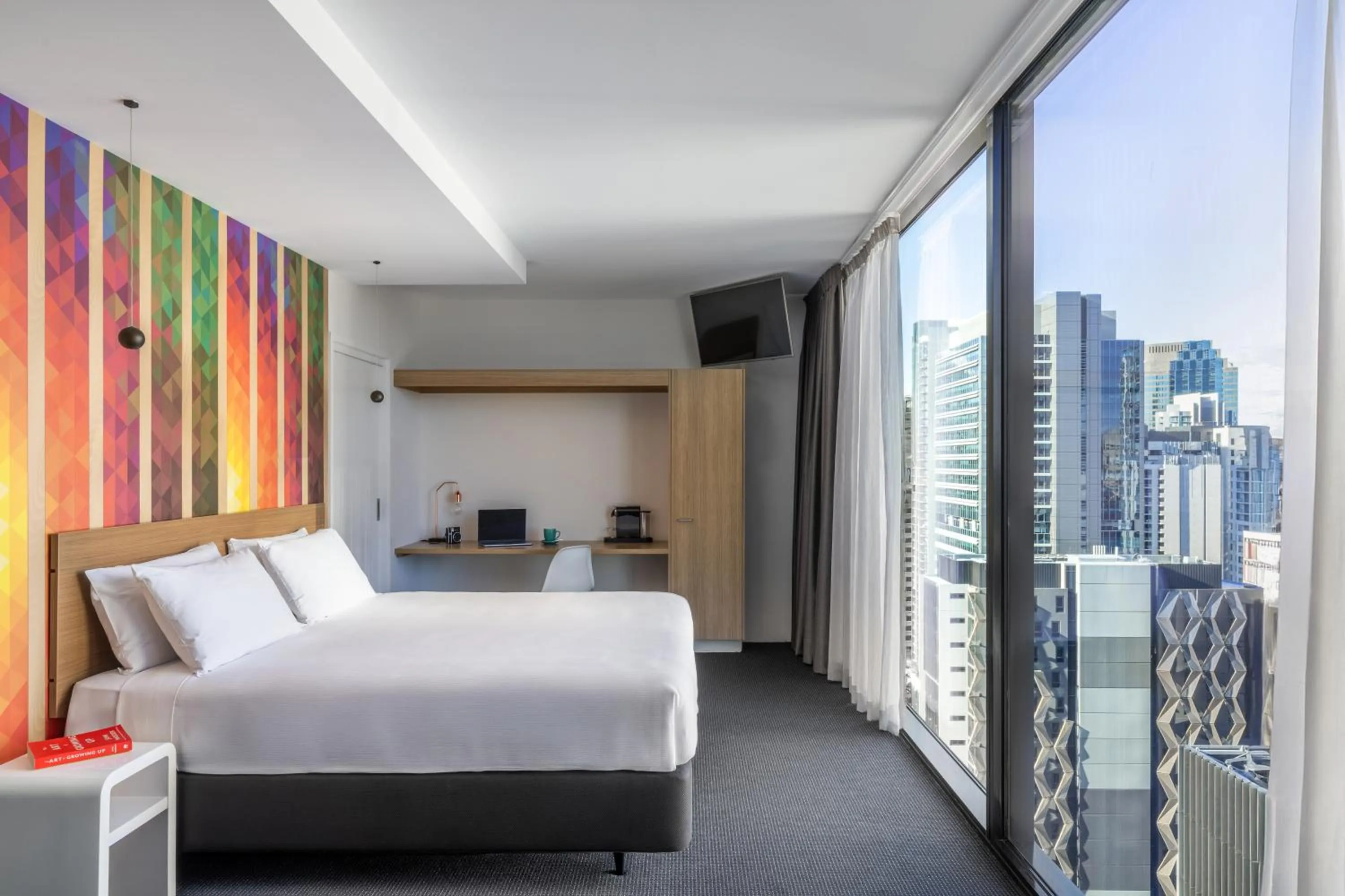 Communal lounge/ TV room, Bed in ibis Styles Brisbane Elizabeth Street