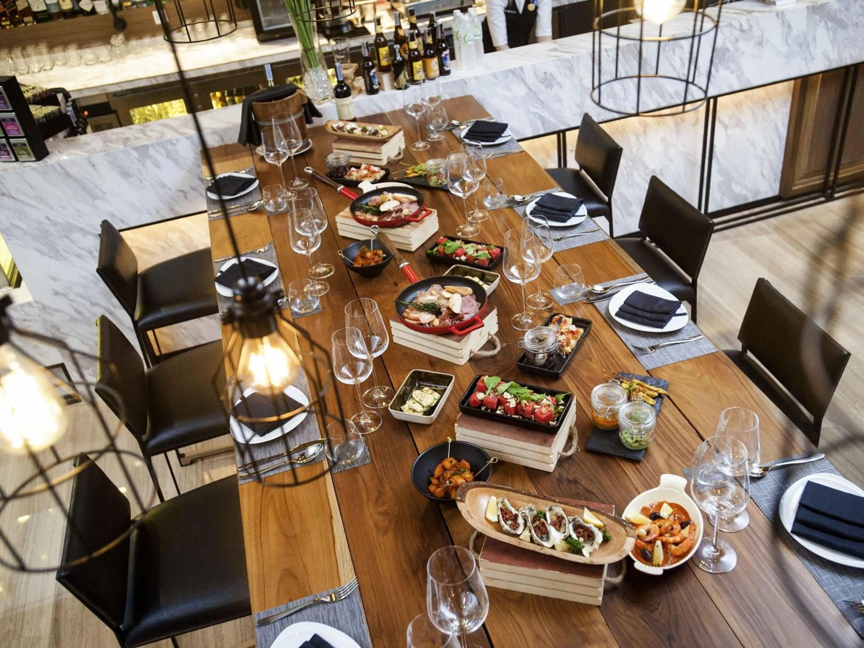 Lounge or bar in Novotel Bangkok Sukhumvit 20