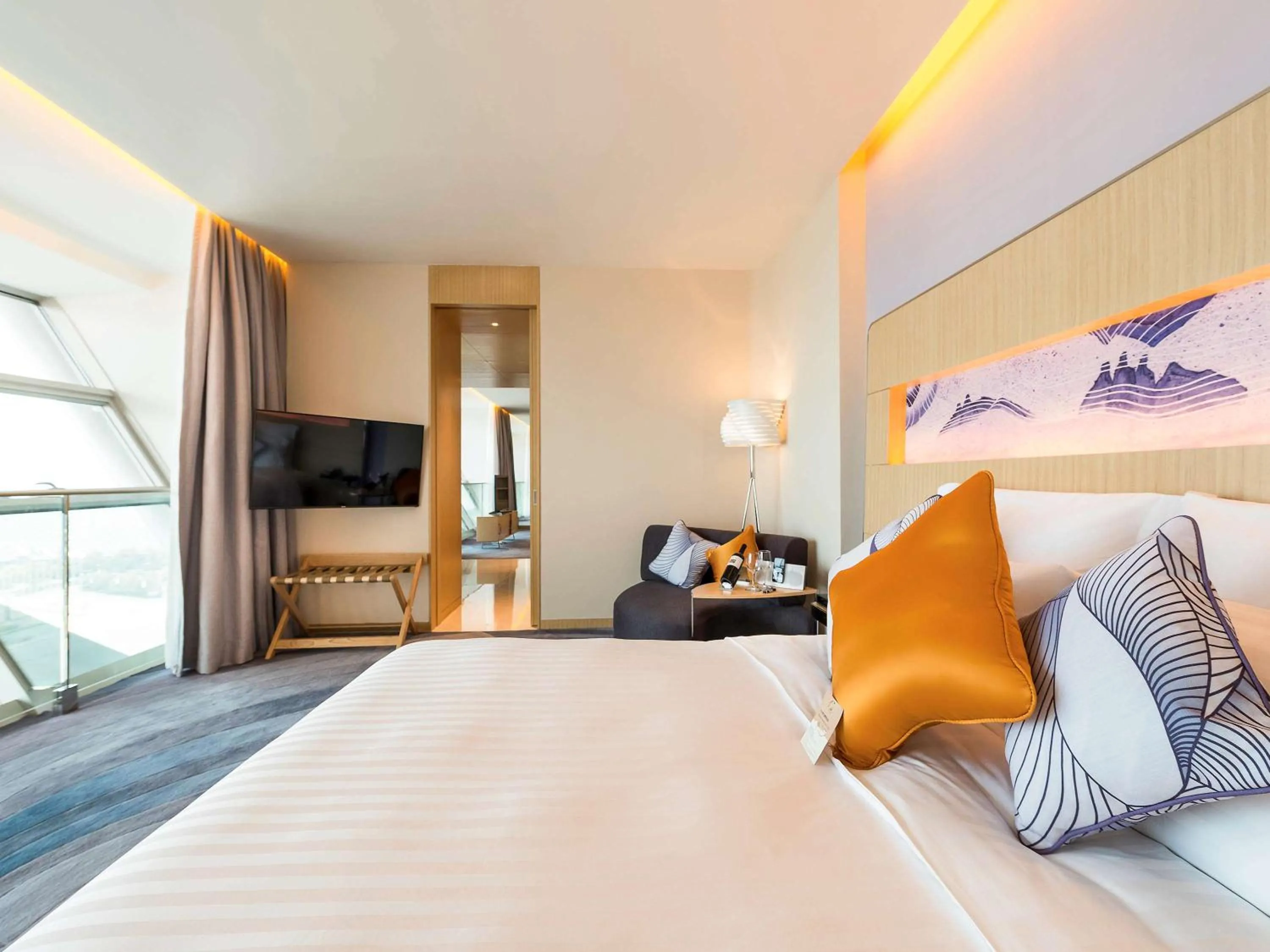 Photo of the whole room, Bed in NOVOTEL Jinji Lake Suzhou SIP