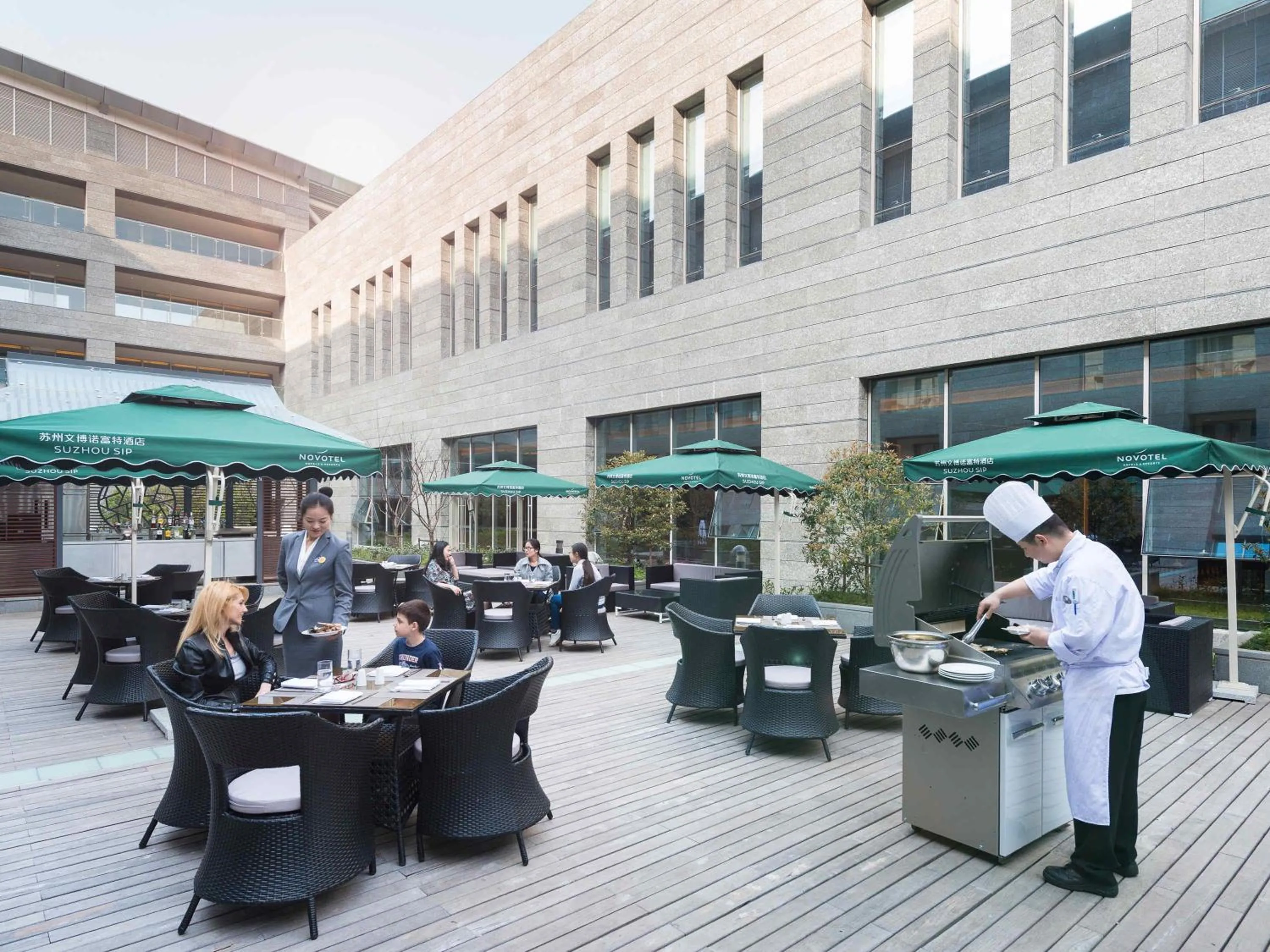 Restaurant/places to eat in NOVOTEL Jinji Lake Suzhou SIP