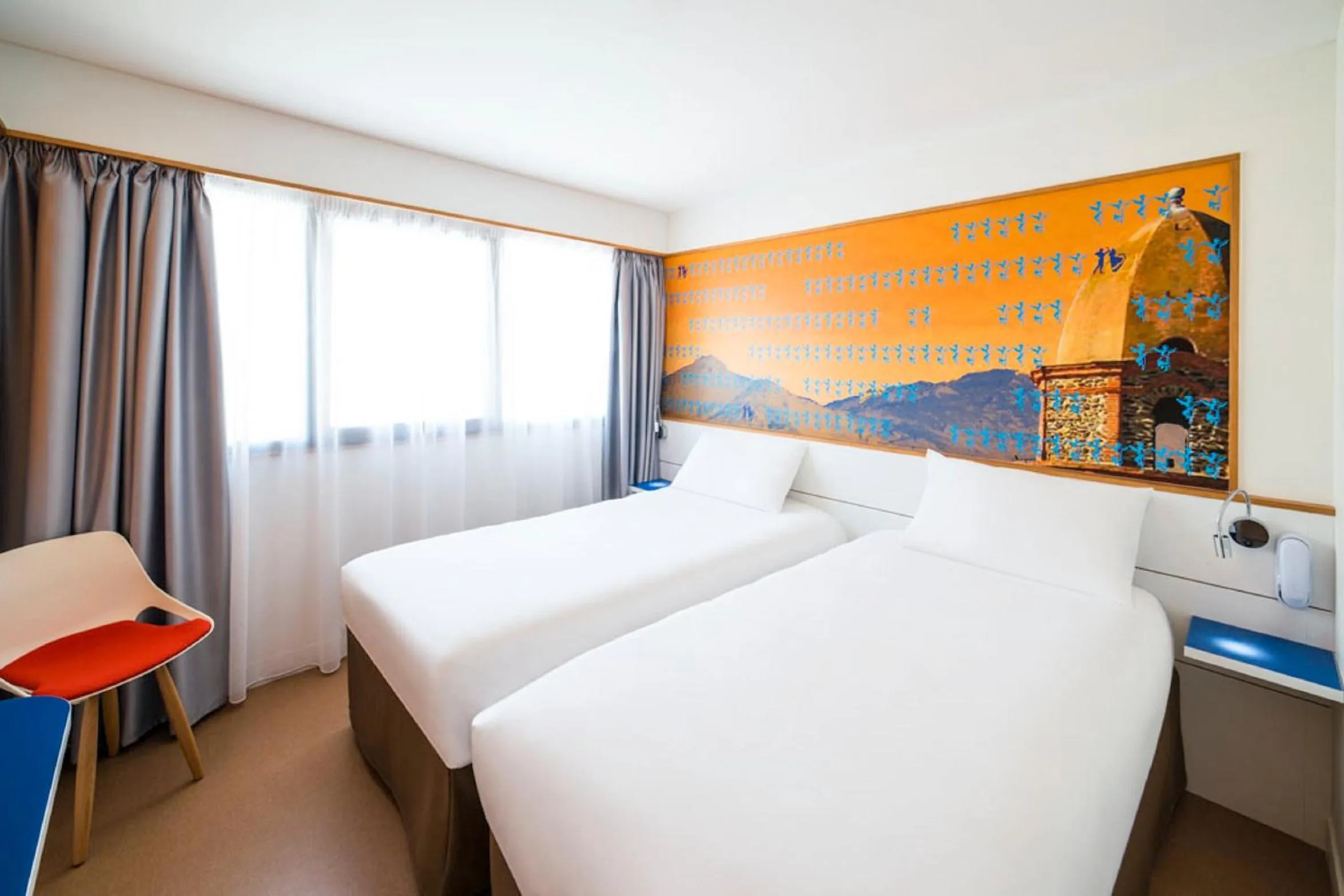 Bedroom, Bed in Ibis Styles Collioure Port Vendres