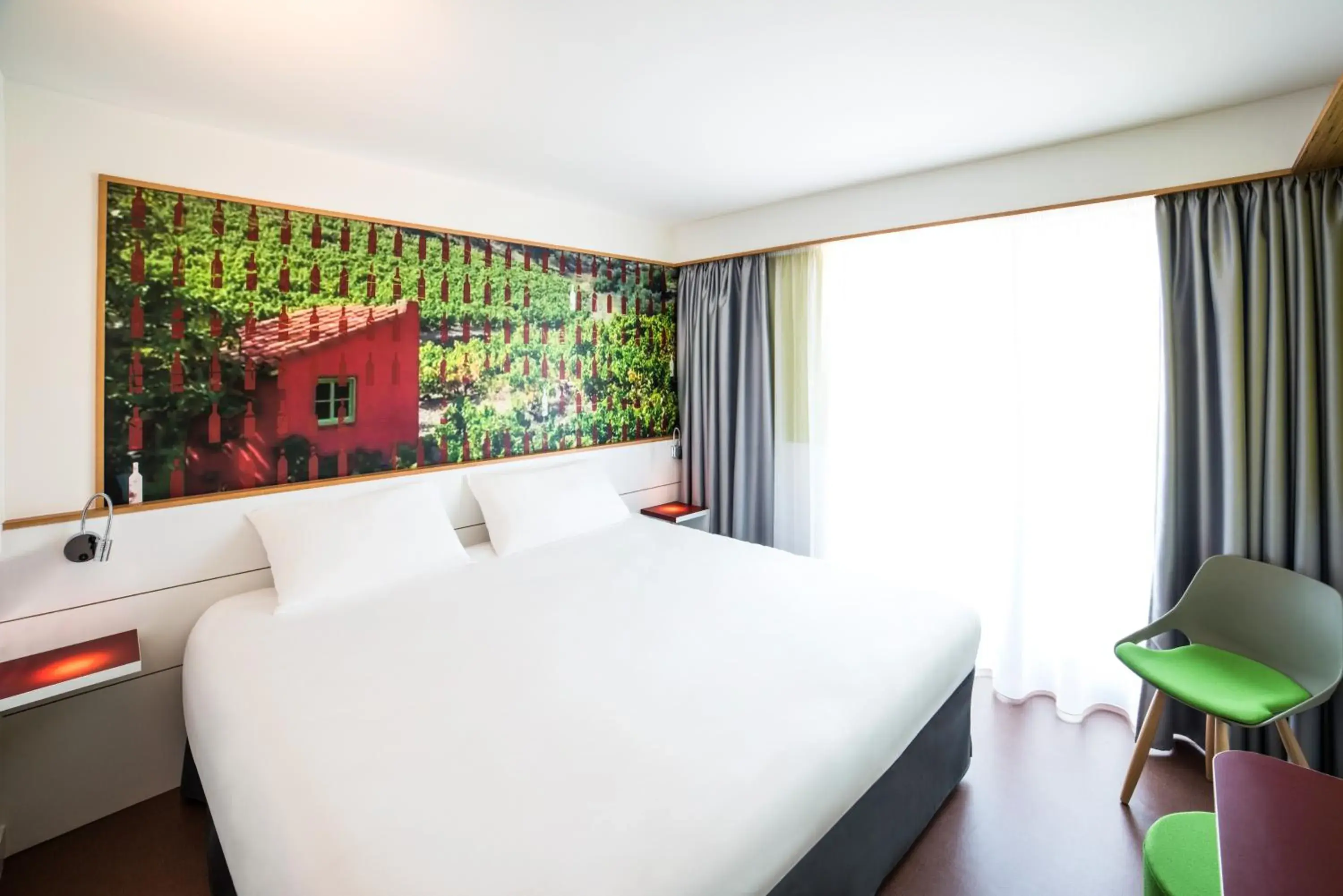 Day, Bed in Ibis Styles Collioure Port Vendres Day, Bed in Ibis Styles Collioure Port Vendres