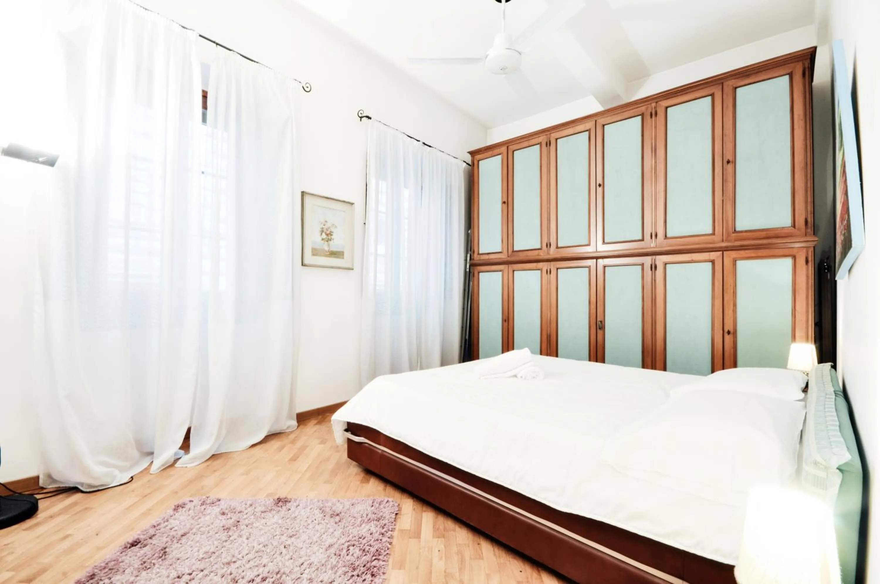 Bedroom, Bed in Uffizi Apartment 2