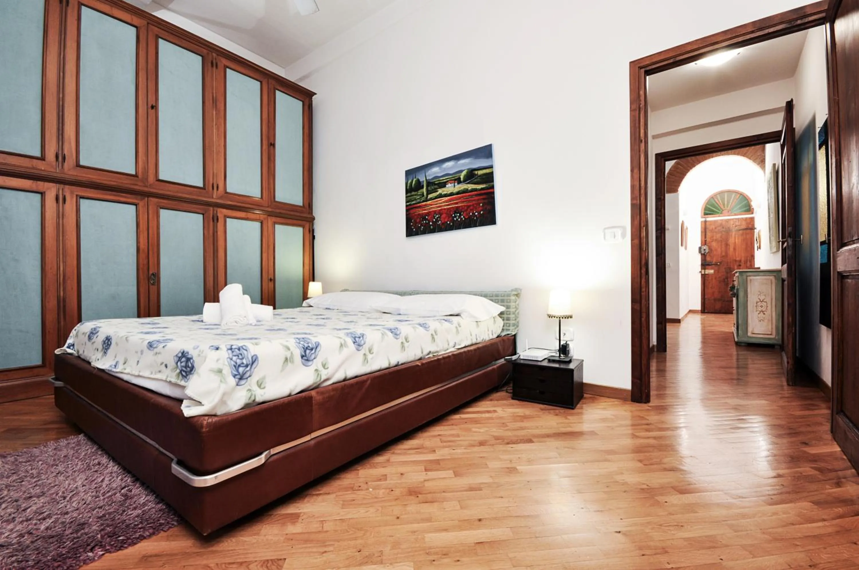 Bedroom, Bed in Uffizi Apartment 2