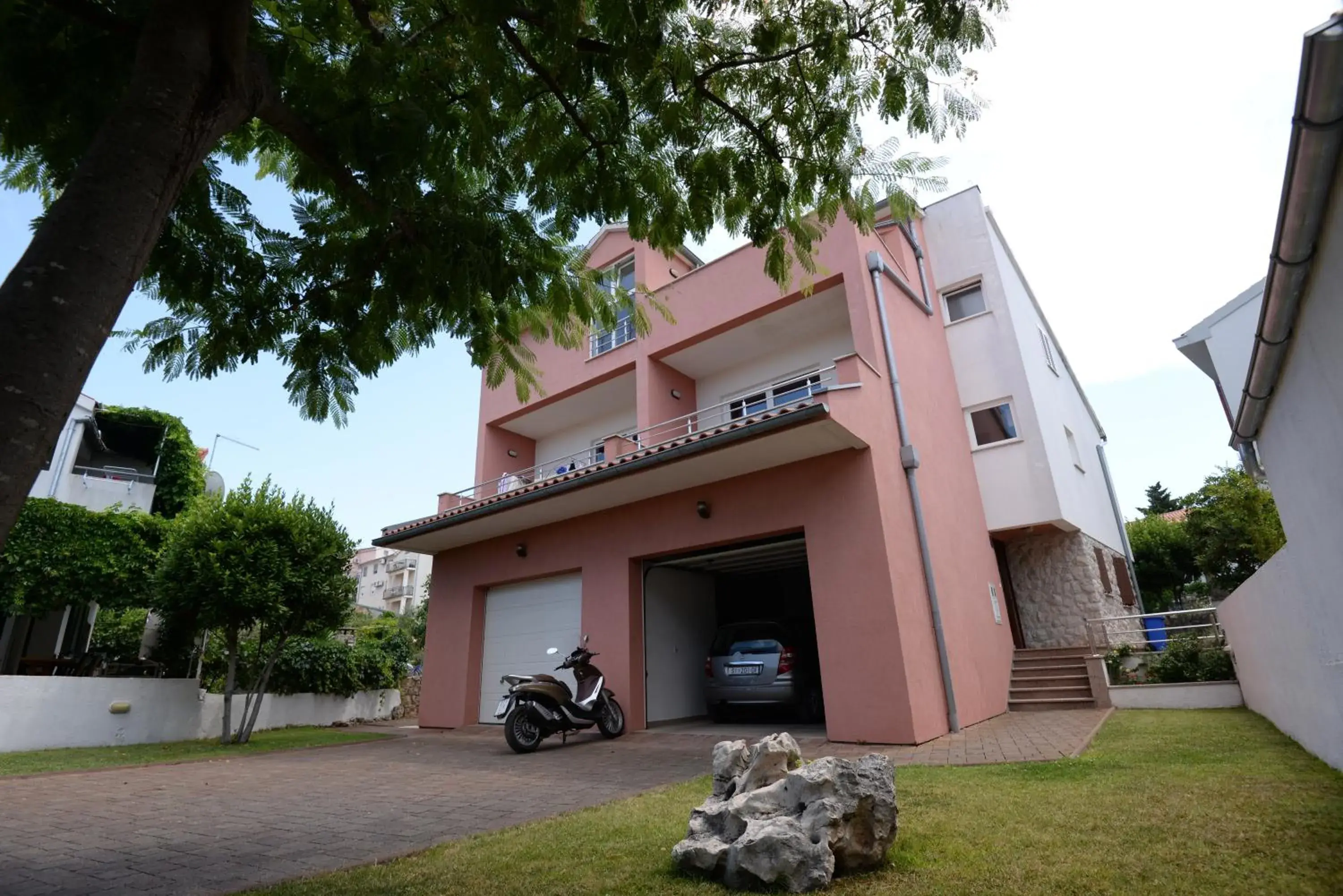 Apartments Leonarda Apartments Leonarda