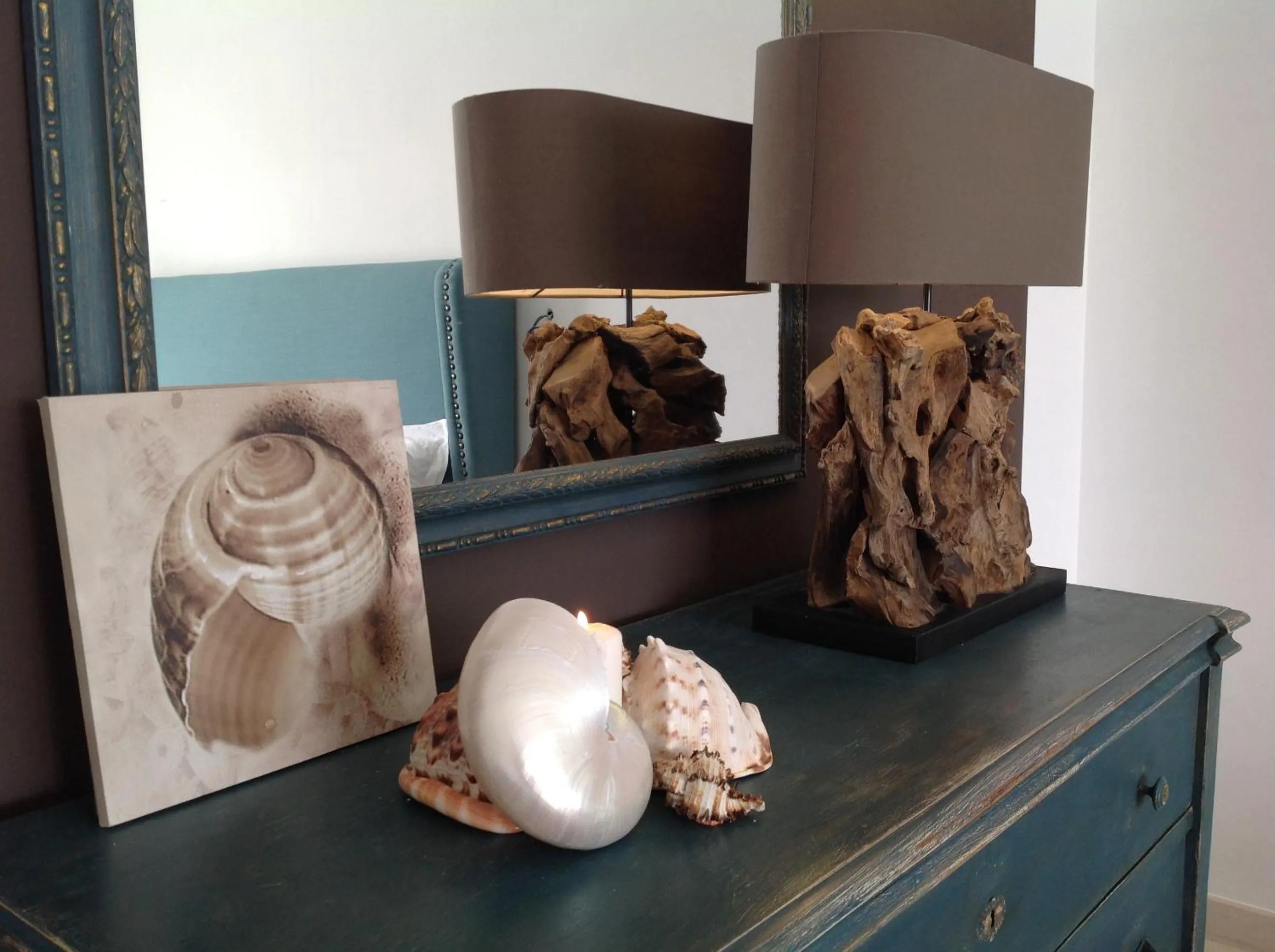 Decorative detail in Scilla Maris Charming Suites