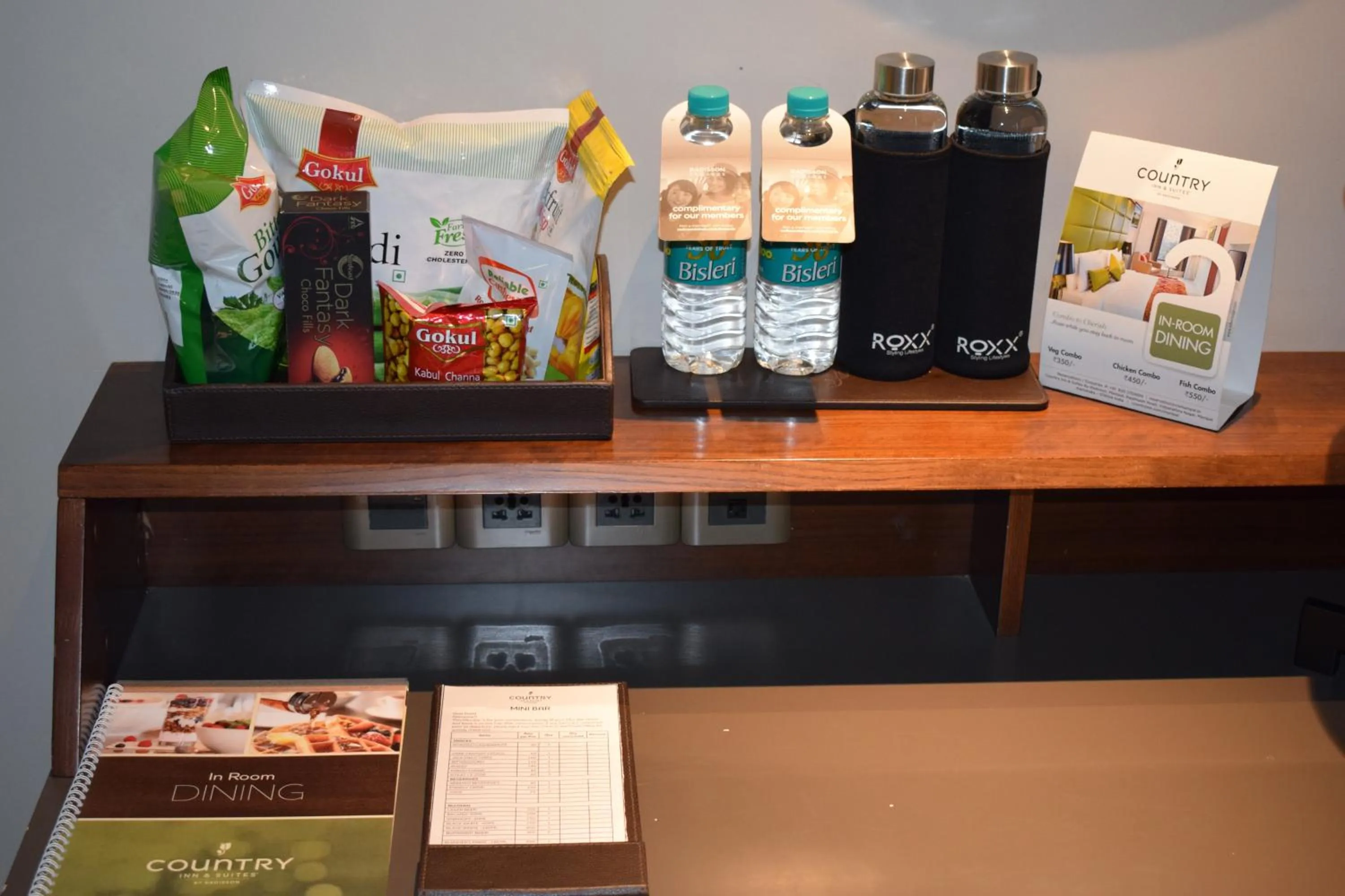 Food and drinks in Country Inns & Suites By Radisson Manipal