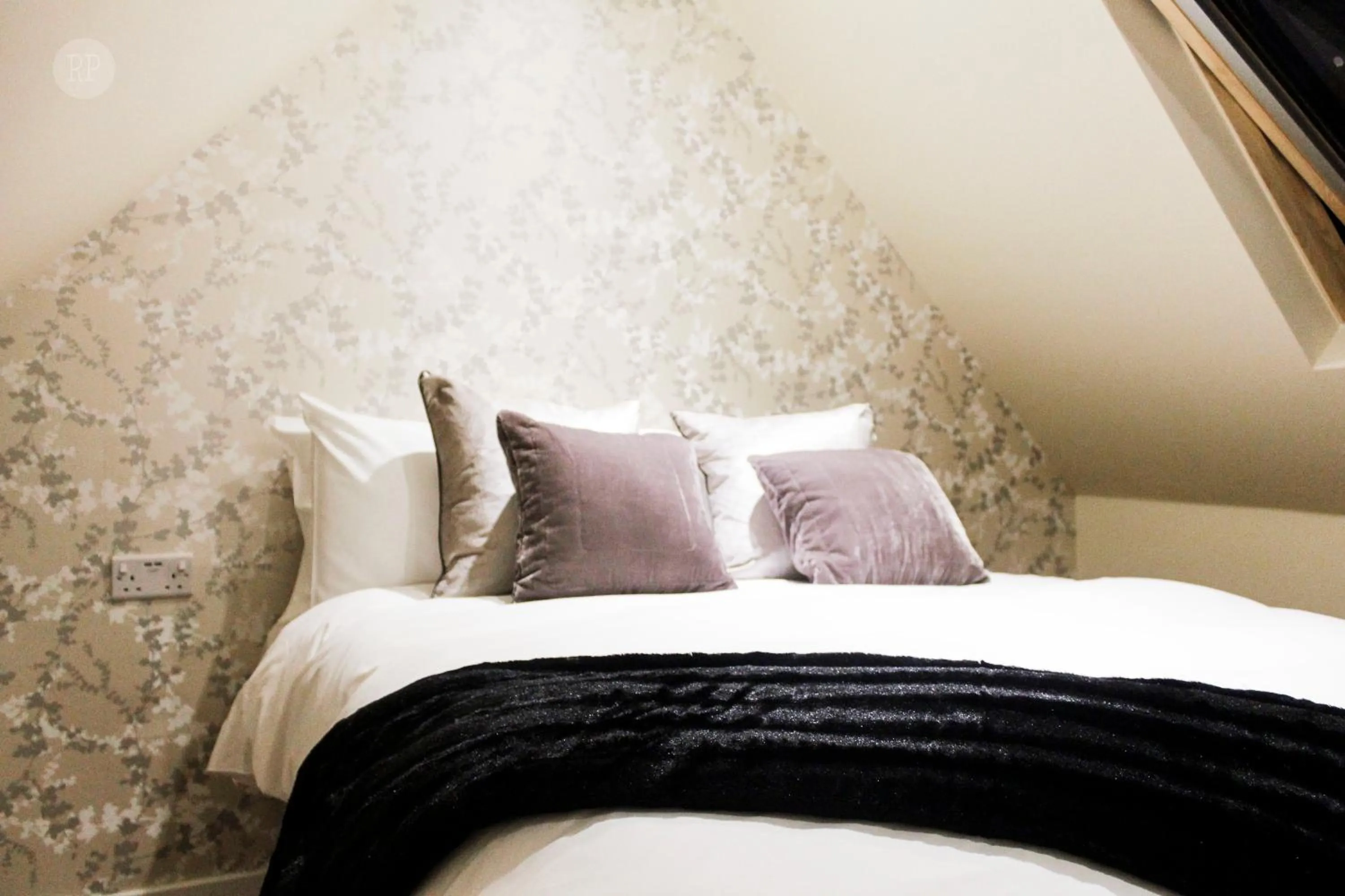 Bedroom, Bed in The White Lion, Soberton