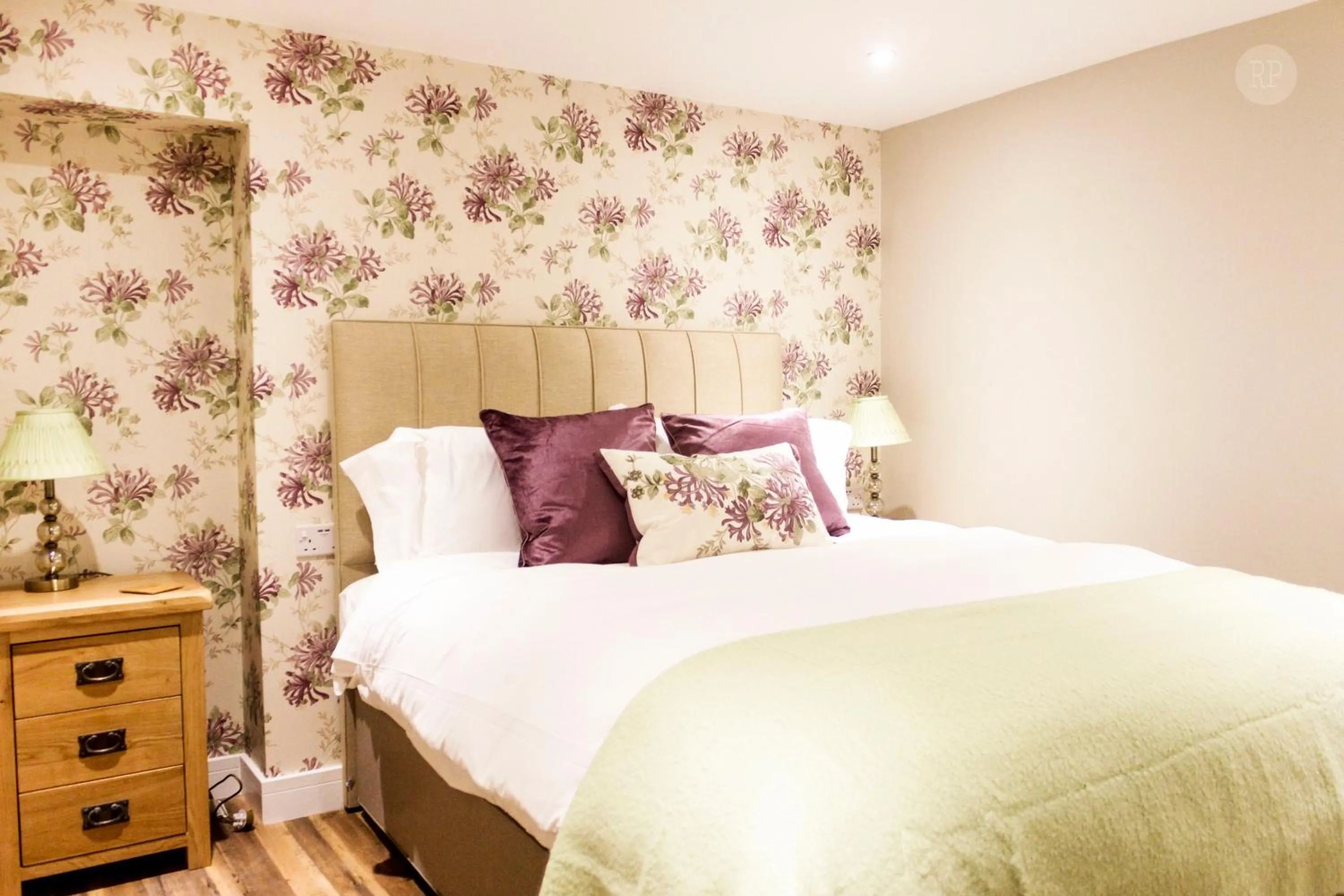 Bedroom, Bed in The White Lion, Soberton