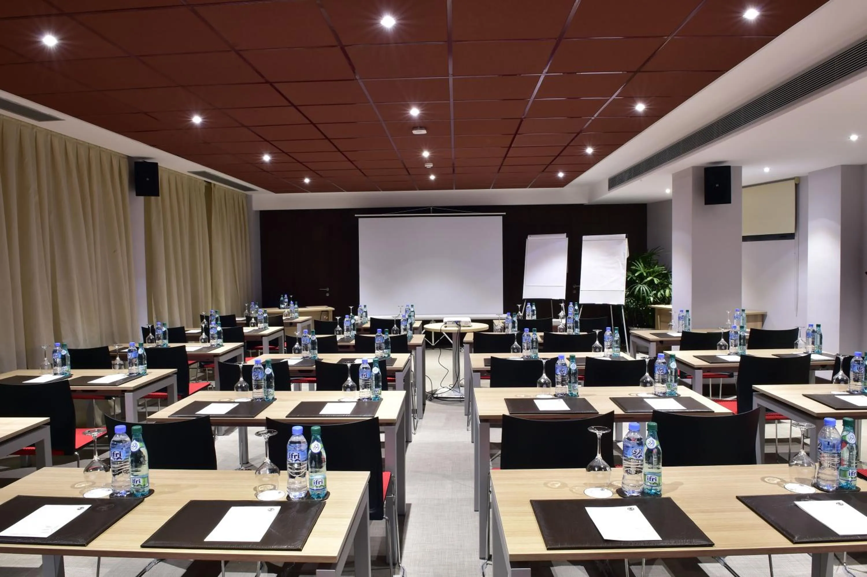 Meeting/conference room in AZ Hôtels Zeralda