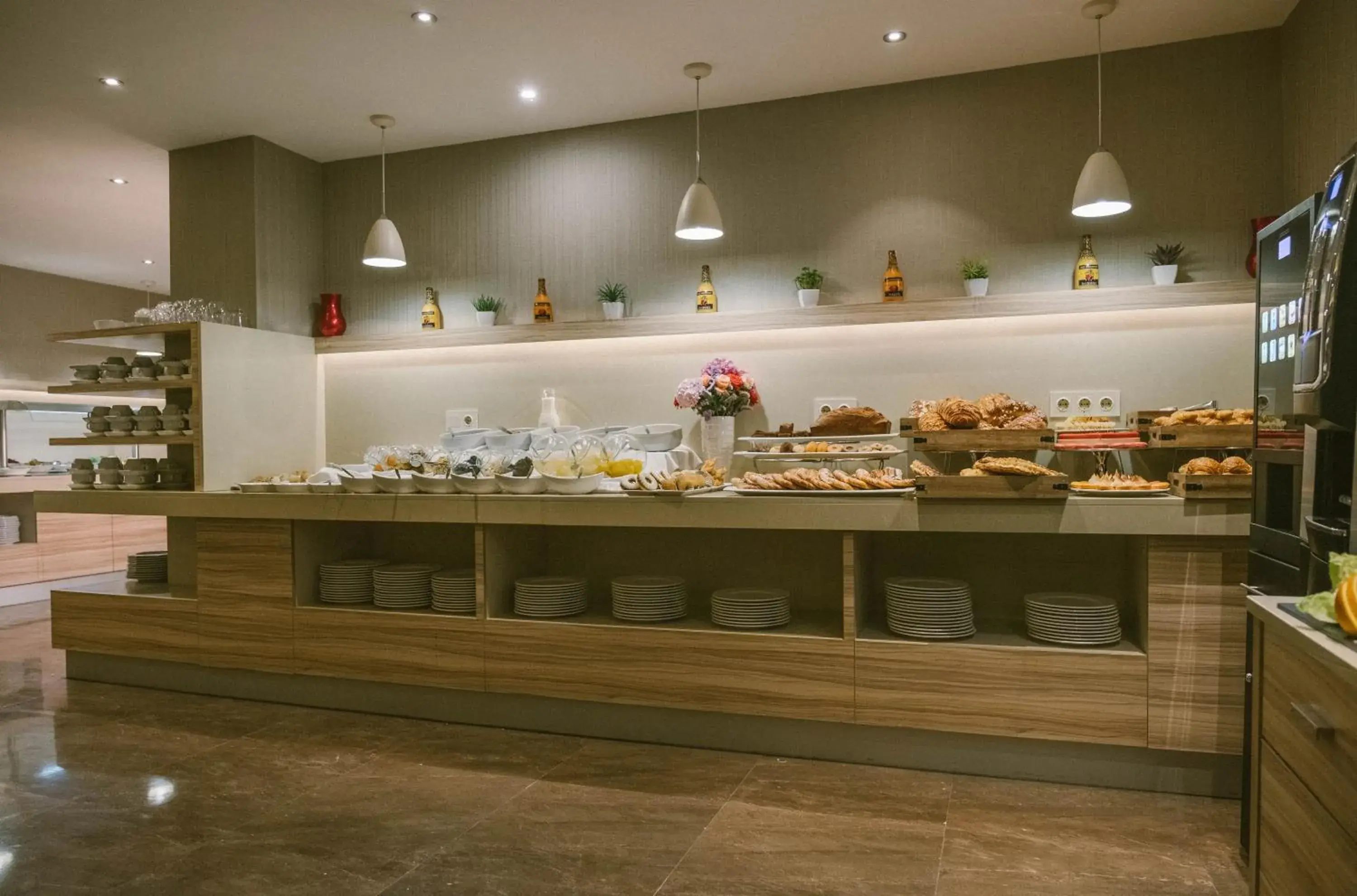 Restaurant/places to eat in AZ Hôtels Zeralda Restaurant/places to eat in AZ Hôtels Zeralda