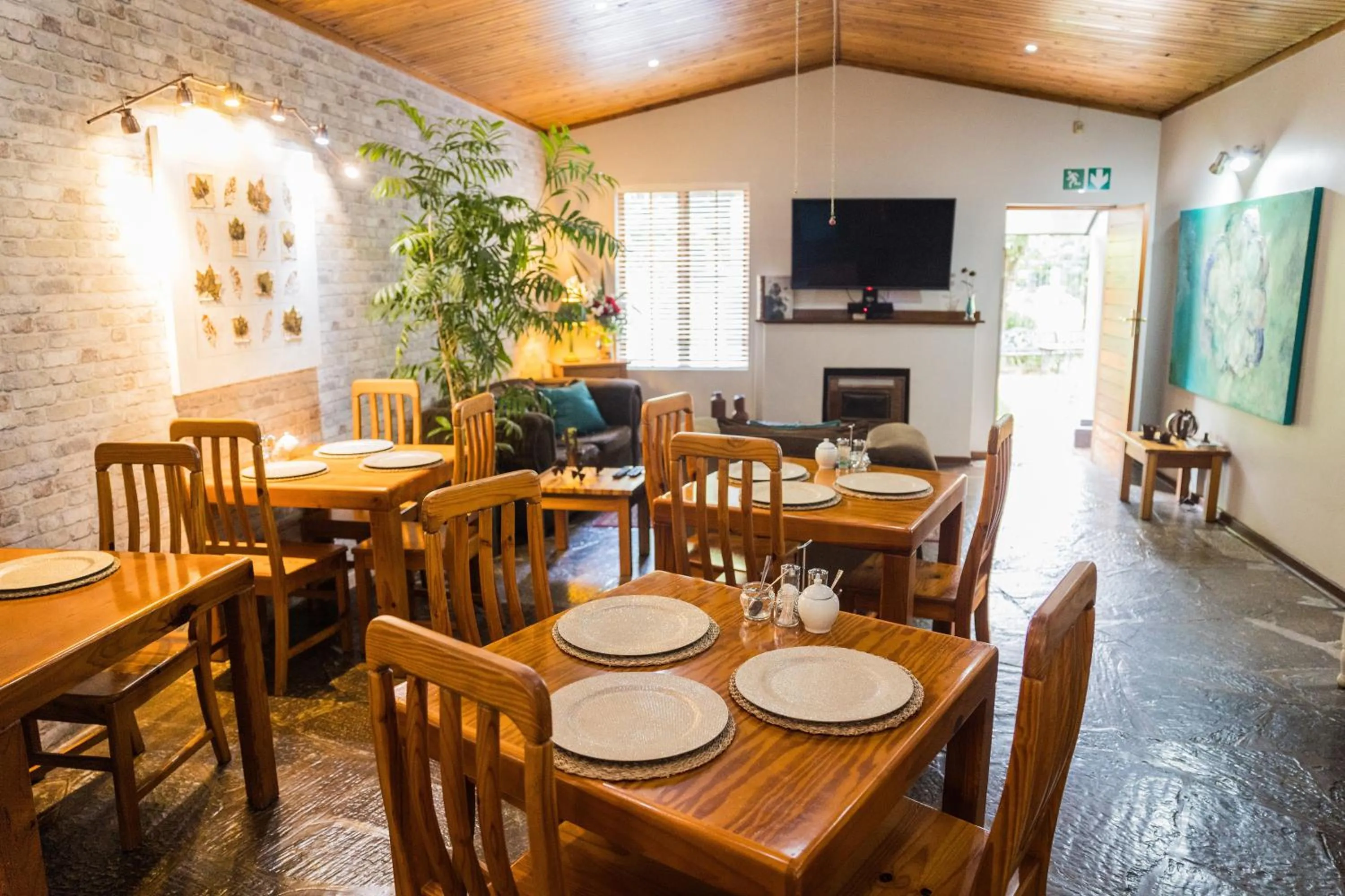 Restaurant/places to eat in Rozendal Guest House
