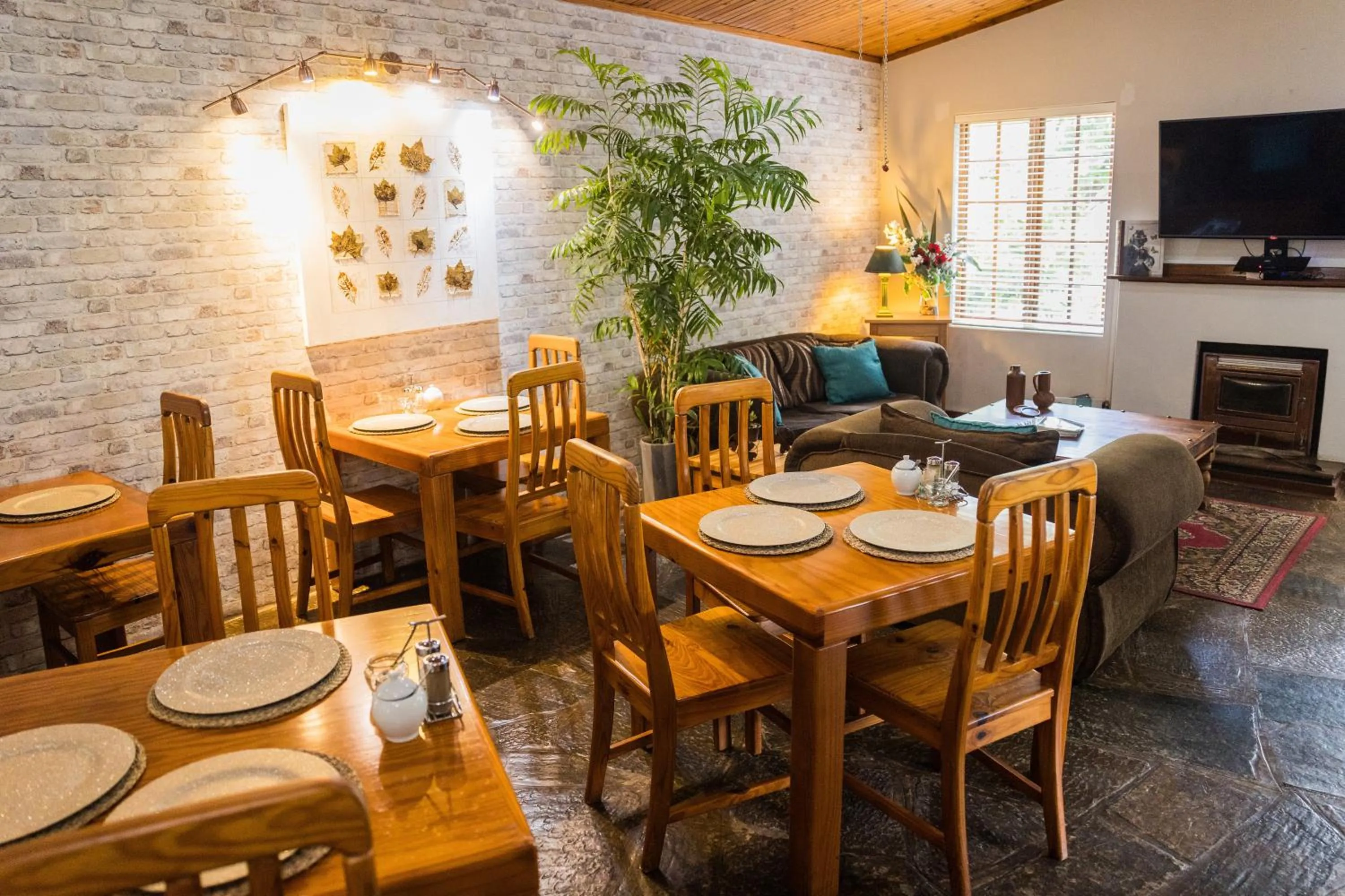 Restaurant/places to eat in Rozendal Guest House