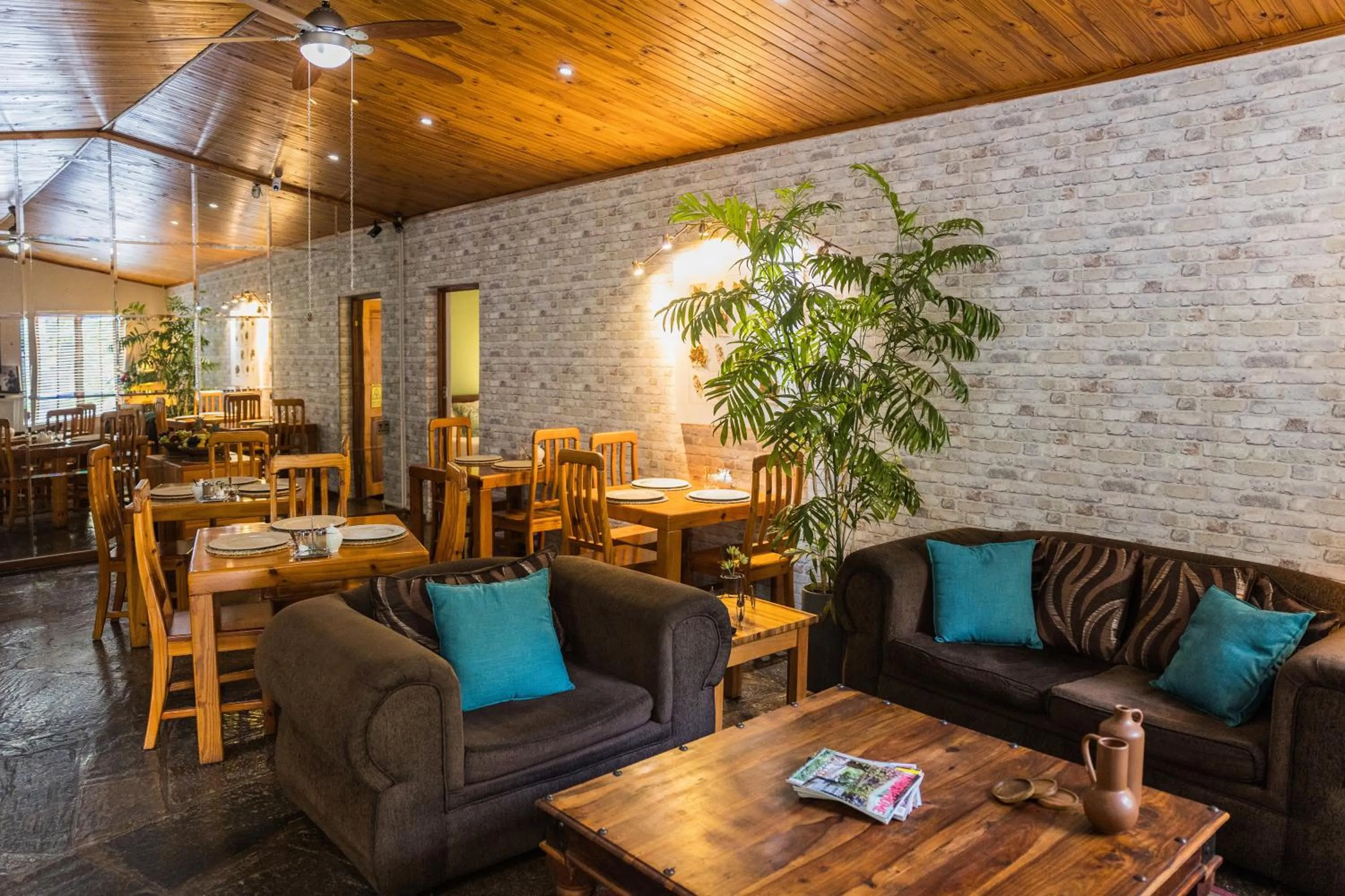 Restaurant/places to eat in Rozendal Guest House