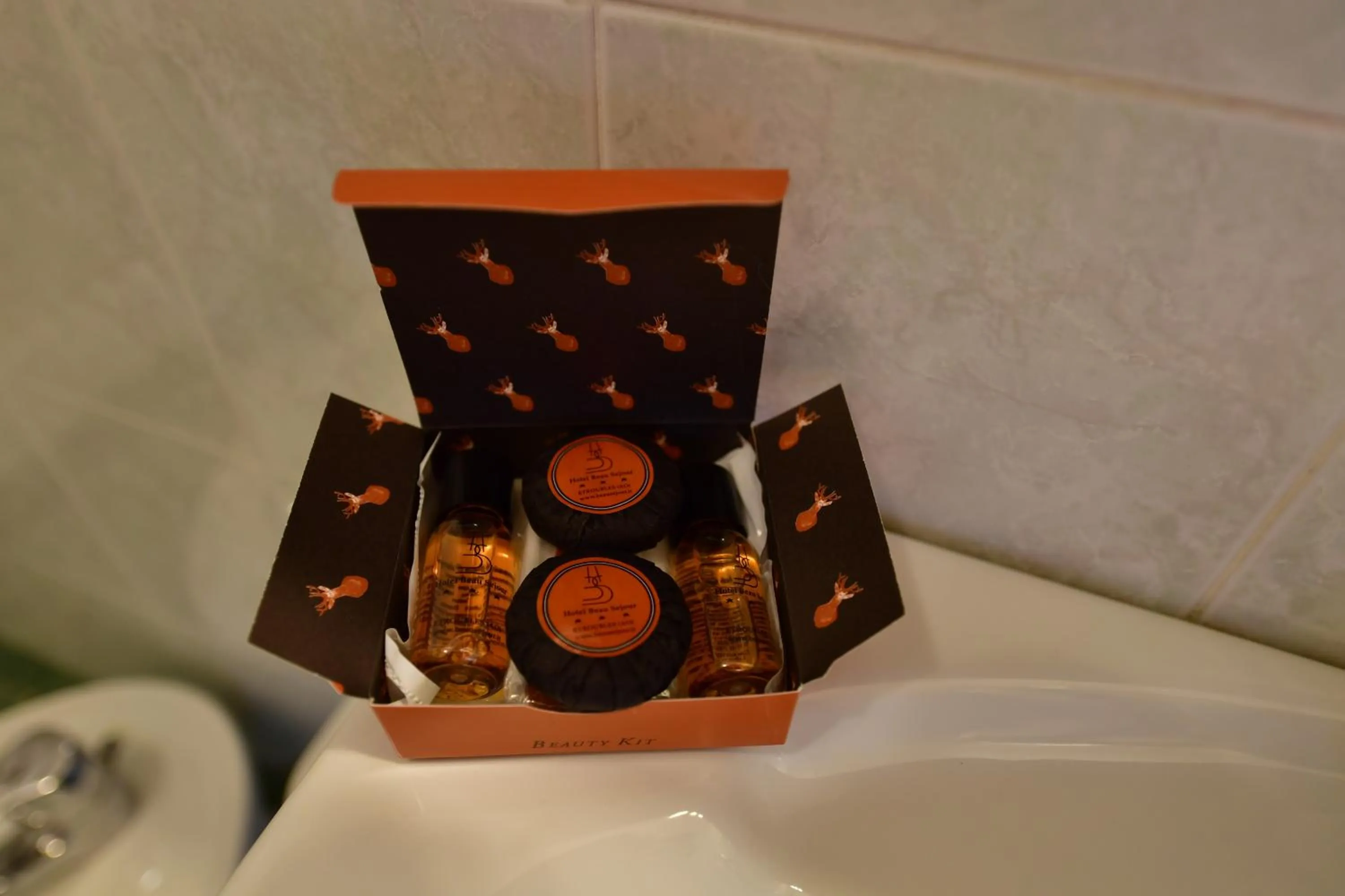 Toilet in Hotel Beau Sejour