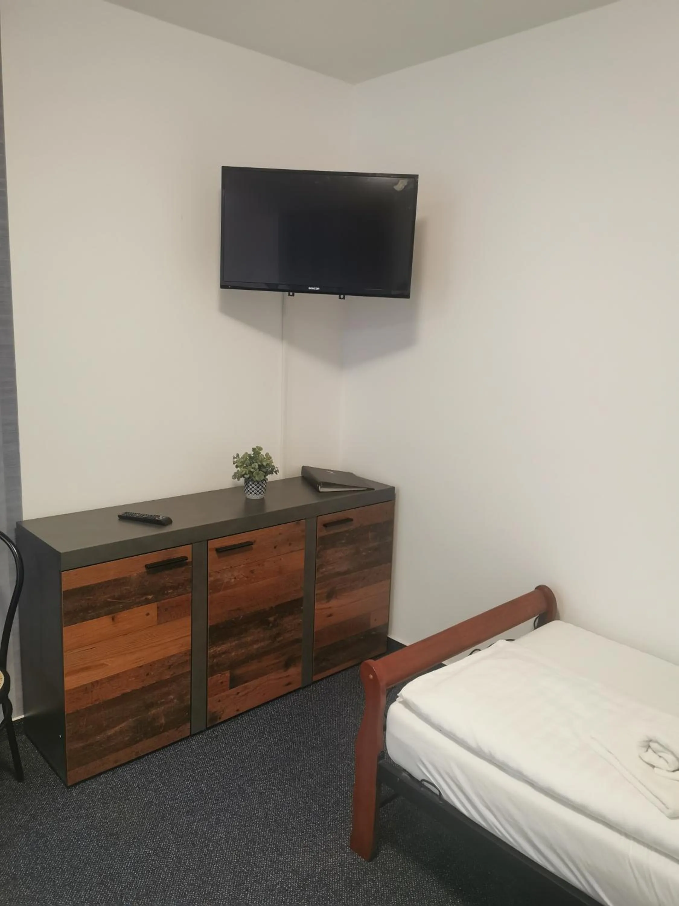 TV and multimedia, Bed in Hotel Diana