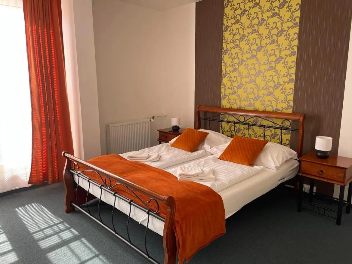 Photo of the whole room, Bed in Hotel Diana