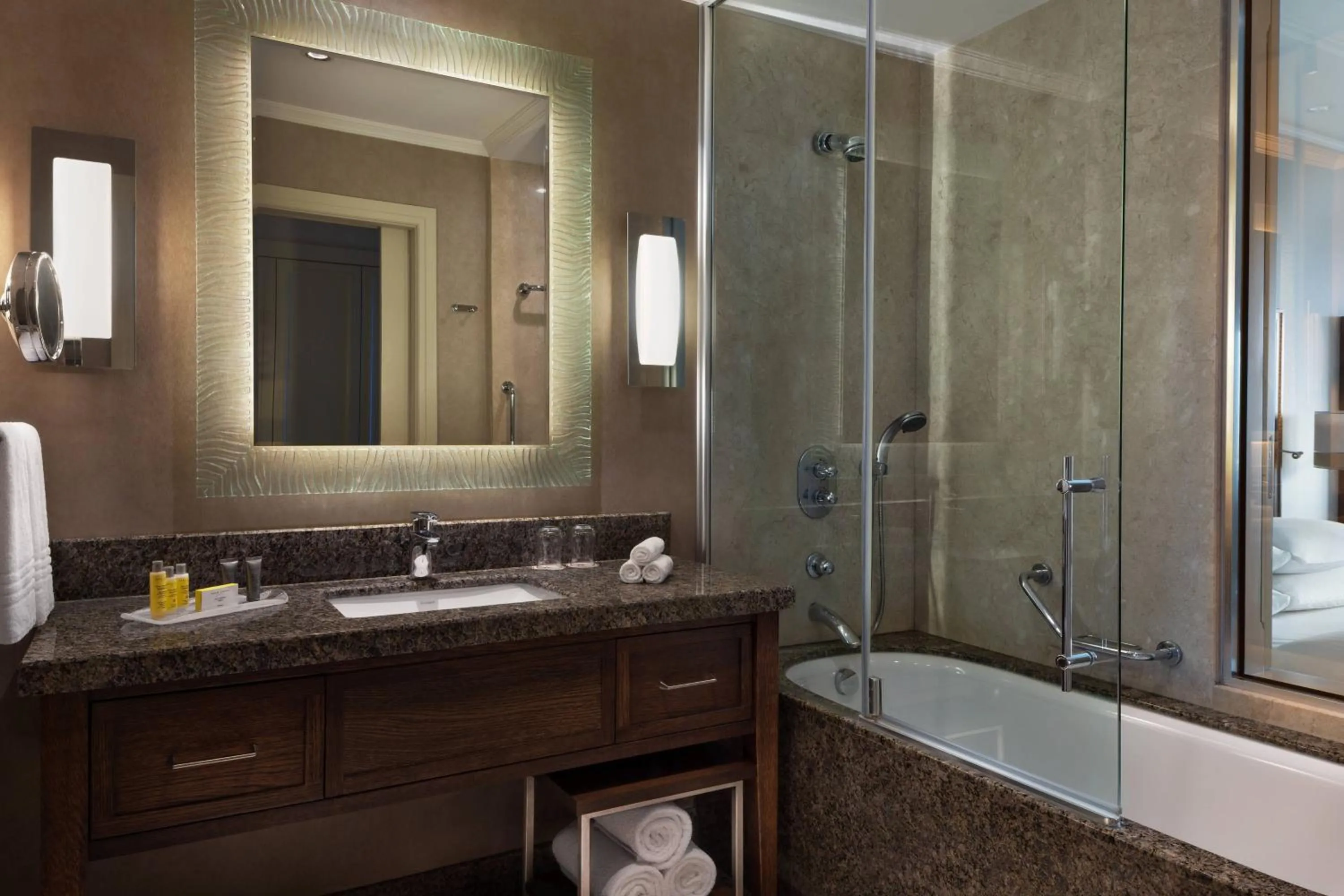 Bathroom in Istanbul Marriott Hotel Asia