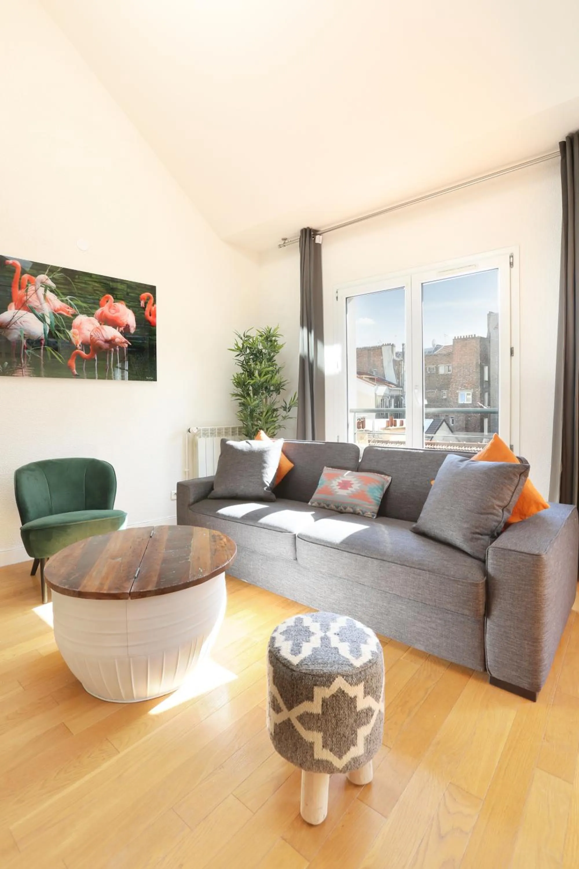 Living room in Les Lilas Serviced Apartments