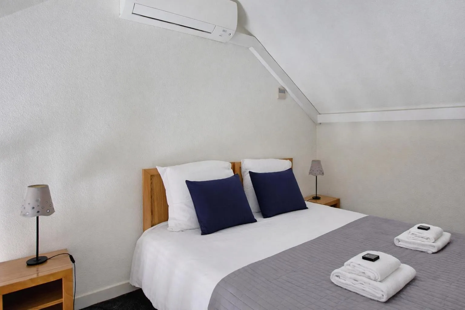 Bedroom, Bed in Les Lilas Serviced Apartments