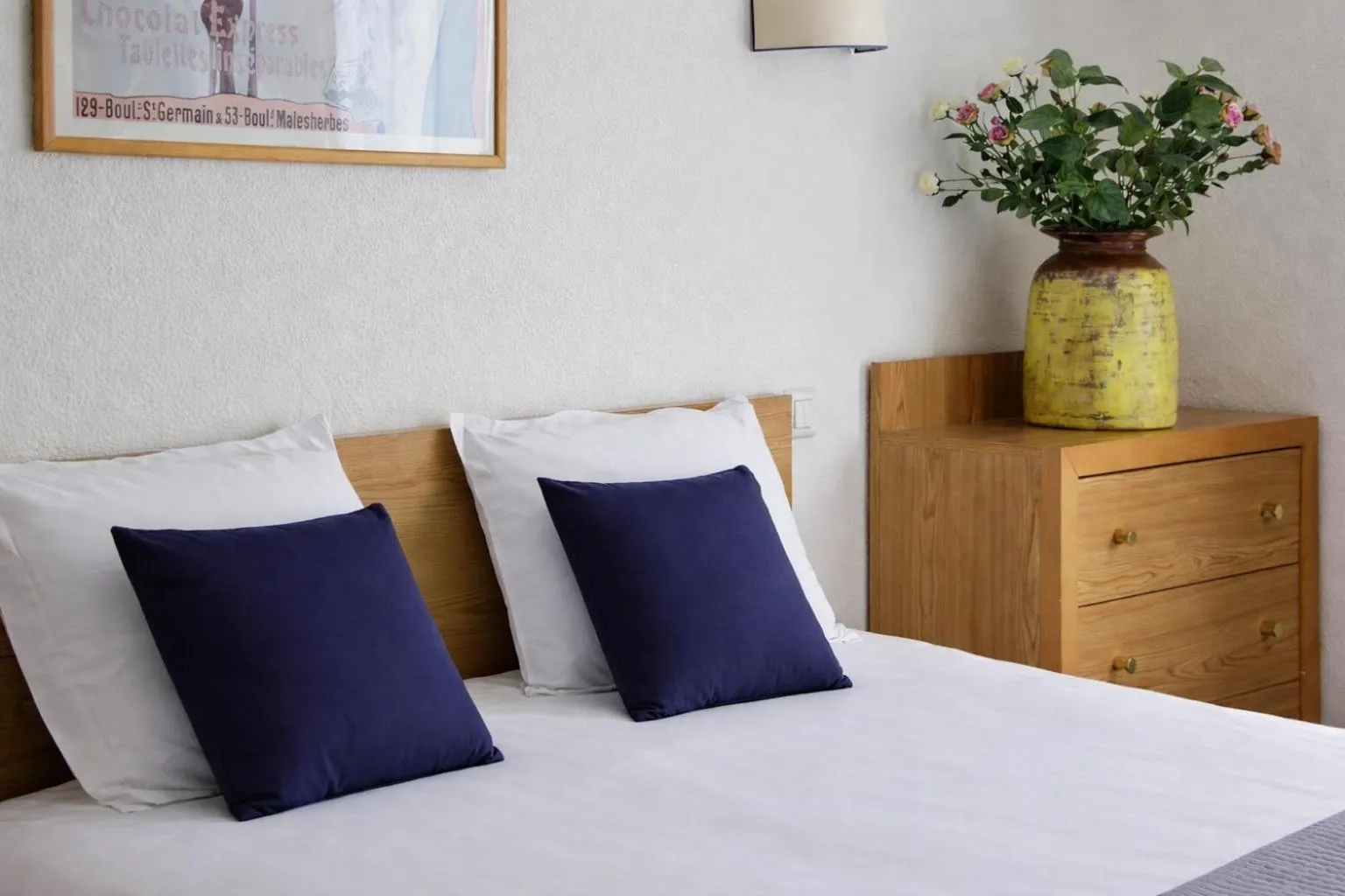 Bed in Les Lilas Serviced Apartments