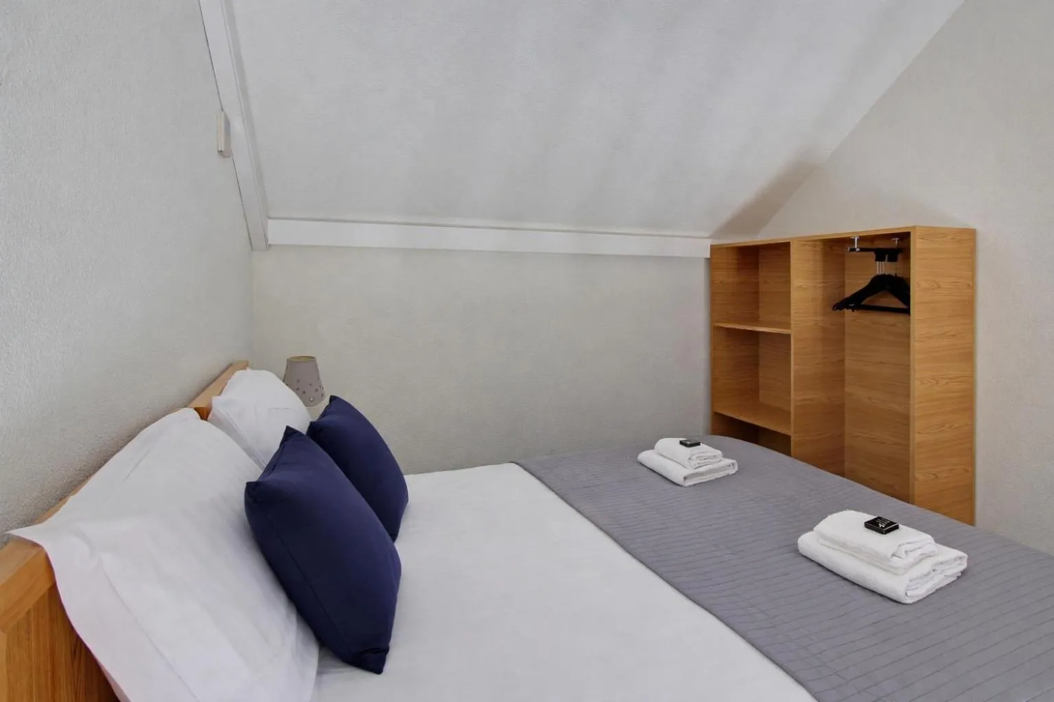 Bedroom, Bed in Les Lilas Serviced Apartments