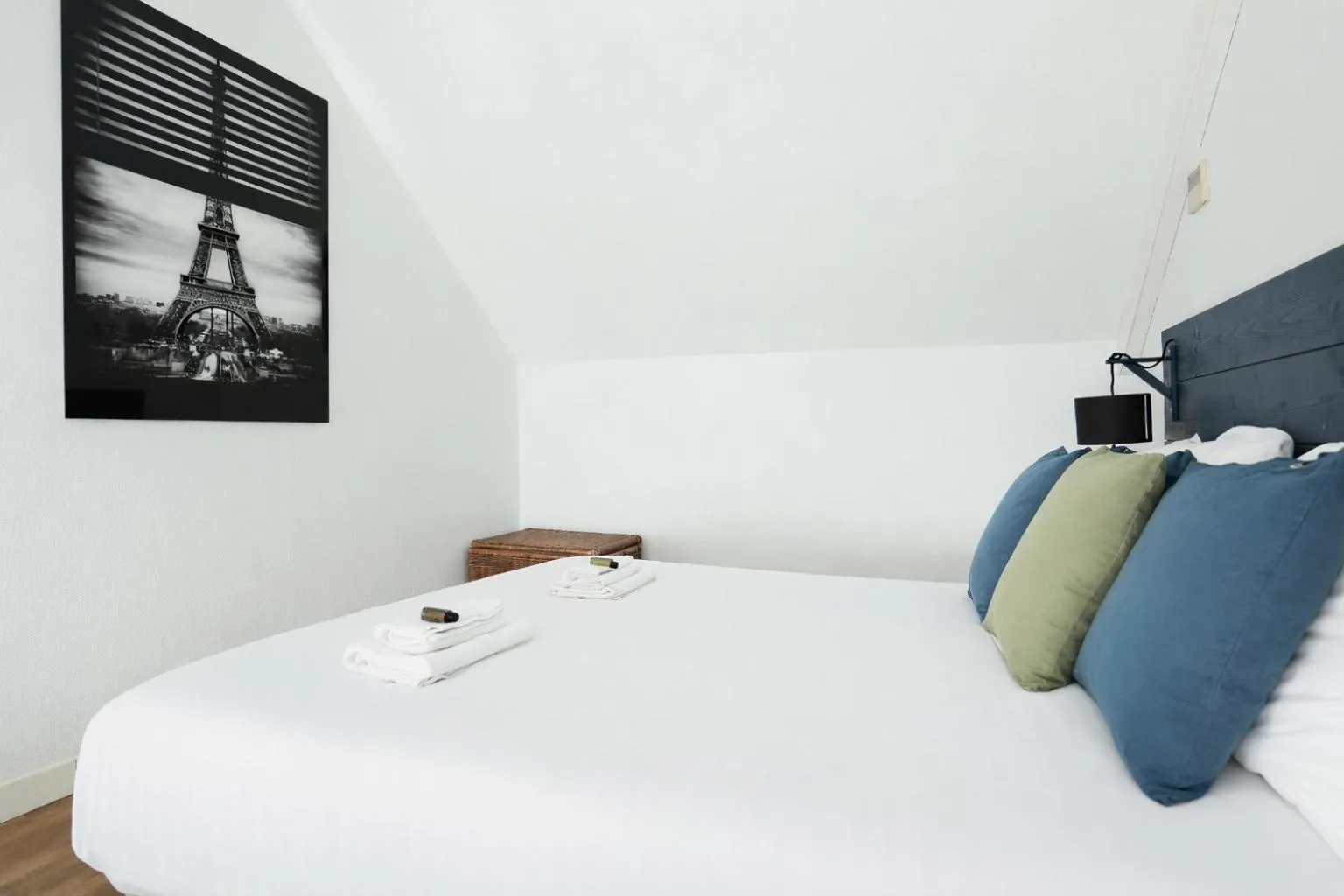 Bed in Les Lilas Serviced Apartments
