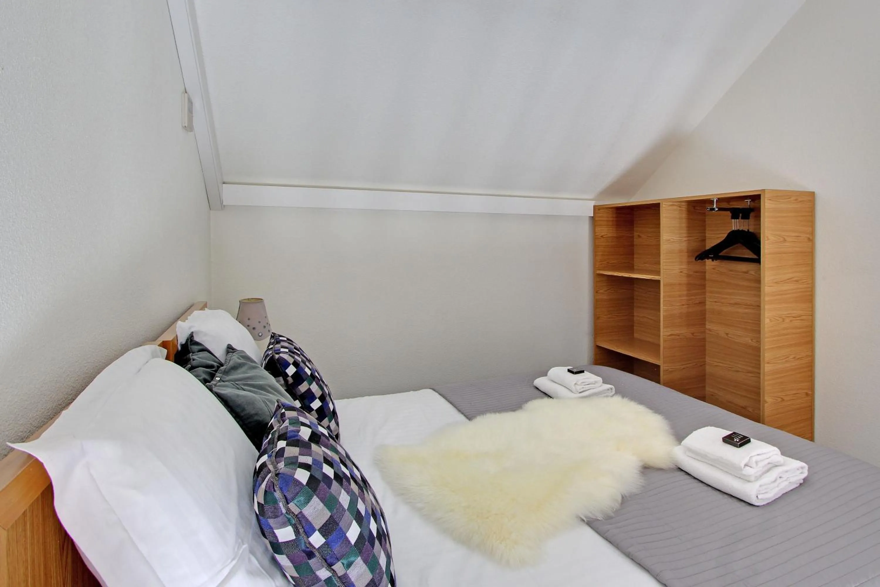Bedroom, Bed in Les Lilas Serviced Apartments
