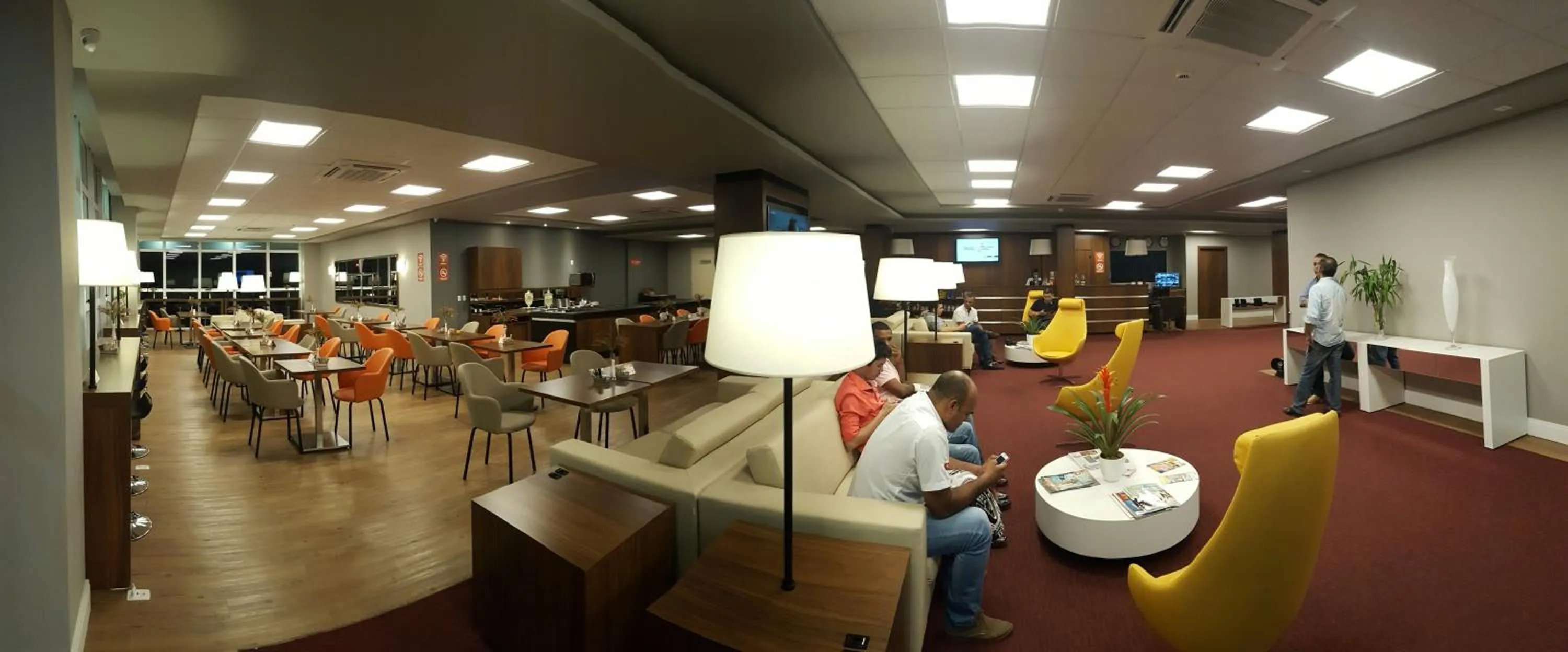 Restaurant/places to eat in Hotel 10 Palmas