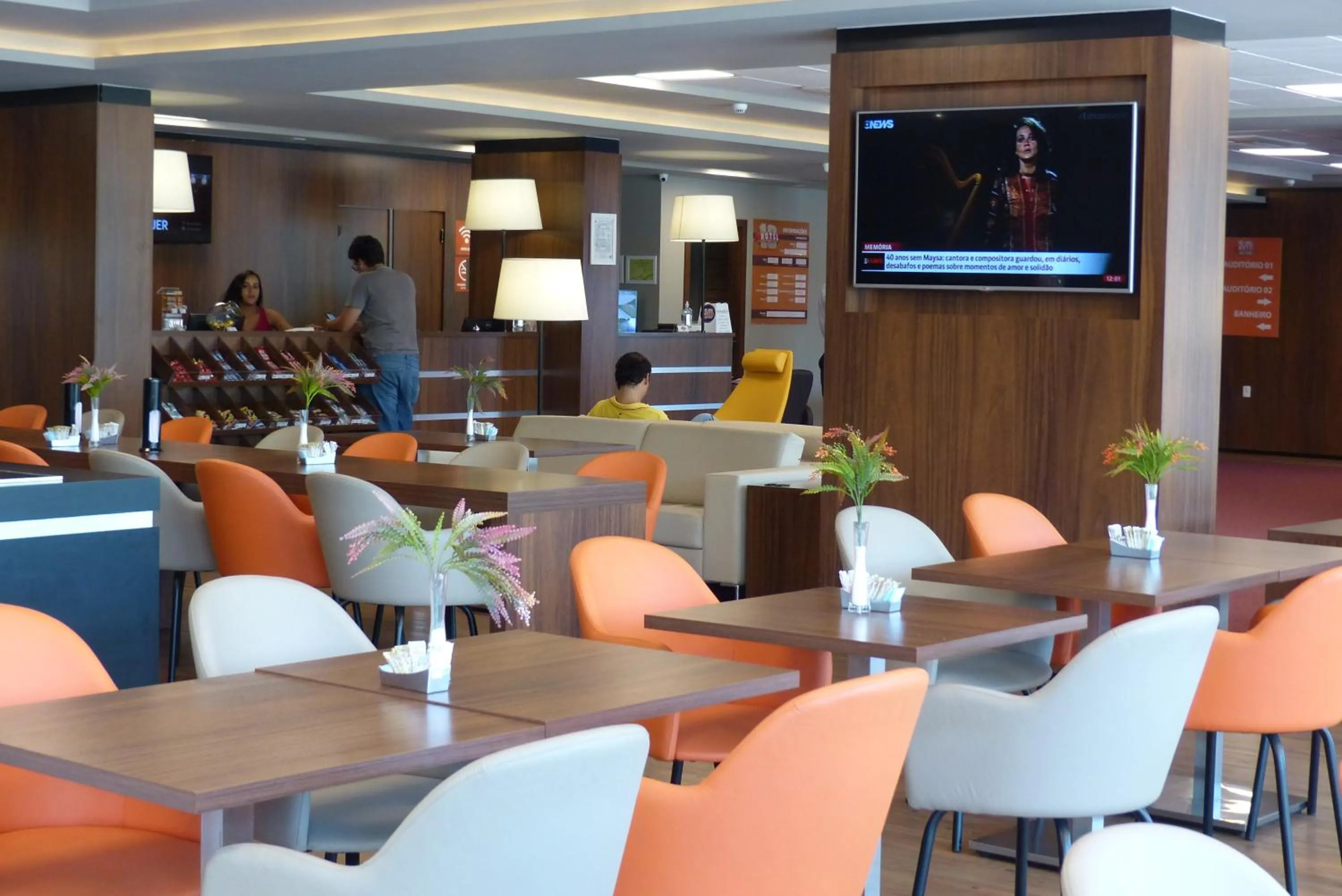 Restaurant/places to eat in Hotel 10 Palmas