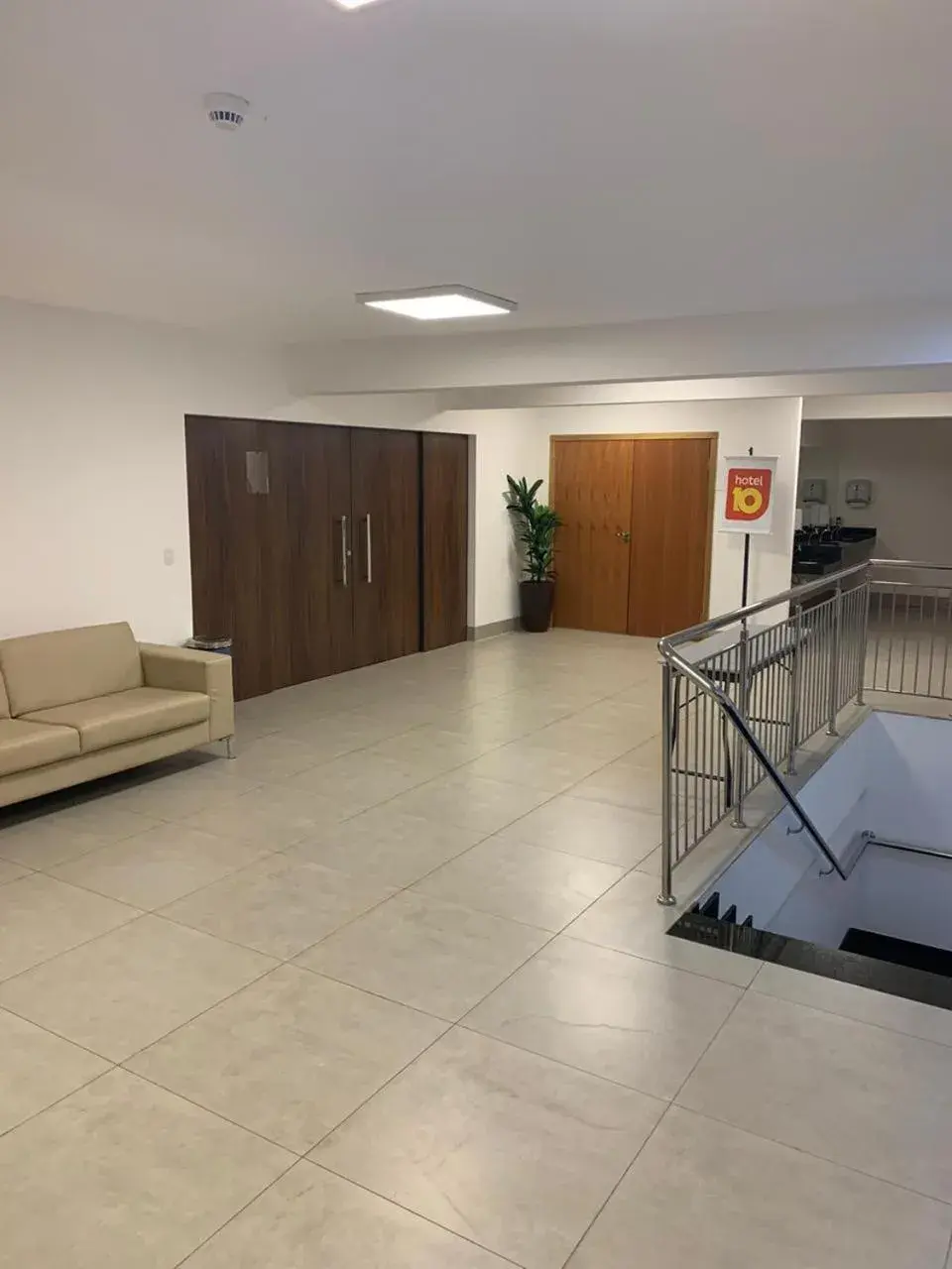 Facade/entrance in Hotel 10 Palmas Facade/entrance in Hotel 10 Palmas