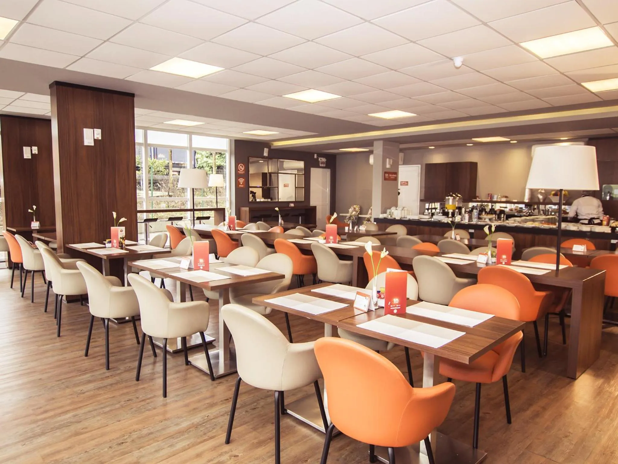 Restaurant/places to eat in Hotel 10 Palmas