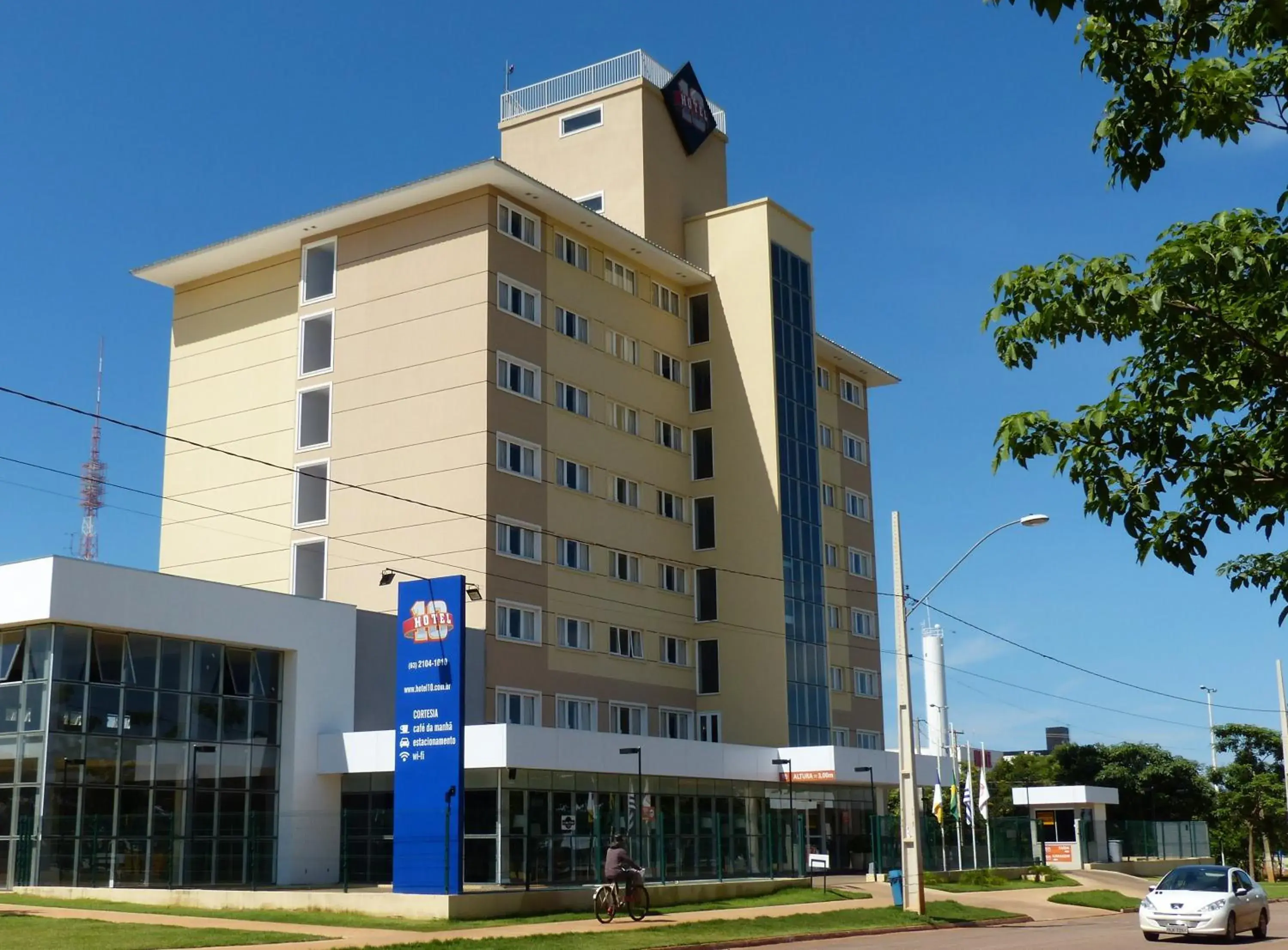 Facade/entrance in Hotel 10 Palmas Facade/entrance in Hotel 10 Palmas