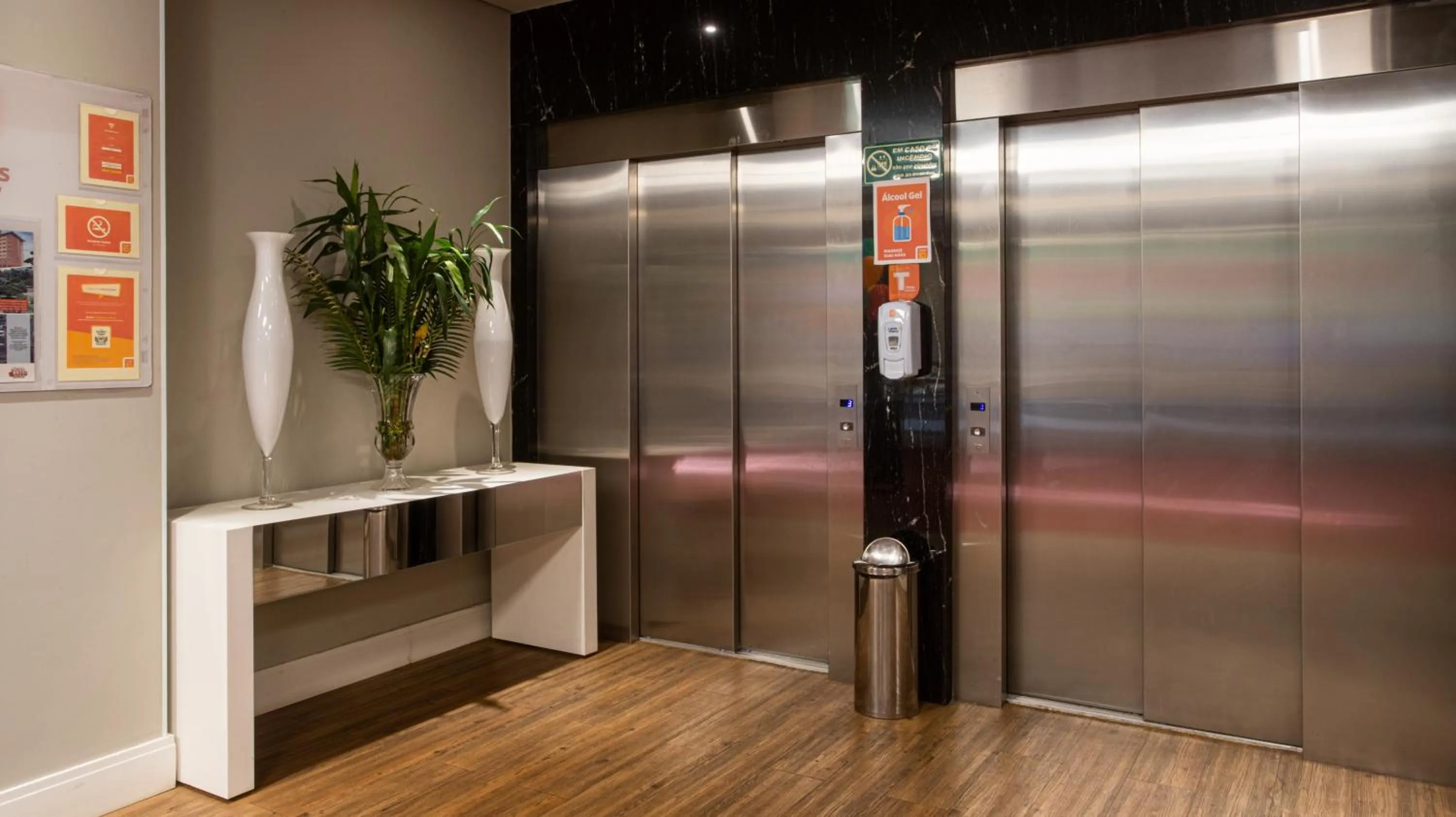 Lobby or reception in Hotel 10 Palmas