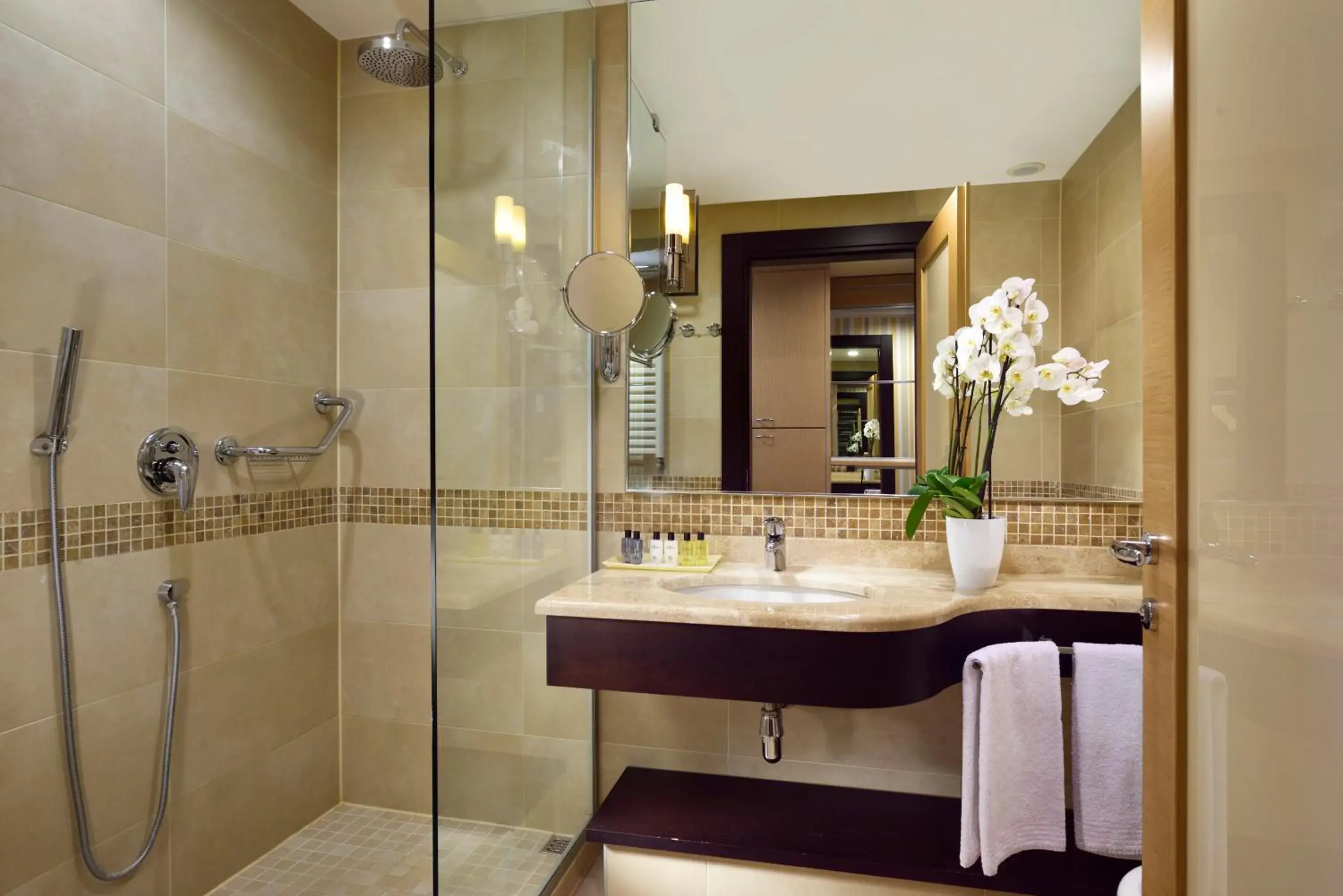 Bathroom in UNAHOTELS Varese Bathroom in UNAHOTELS Varese