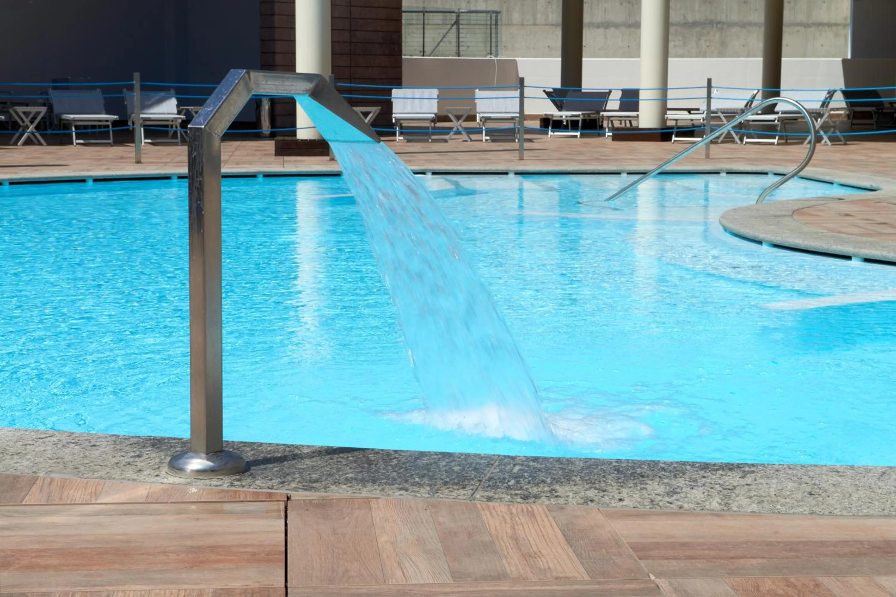 Swimming pool in UNAHOTELS Varese