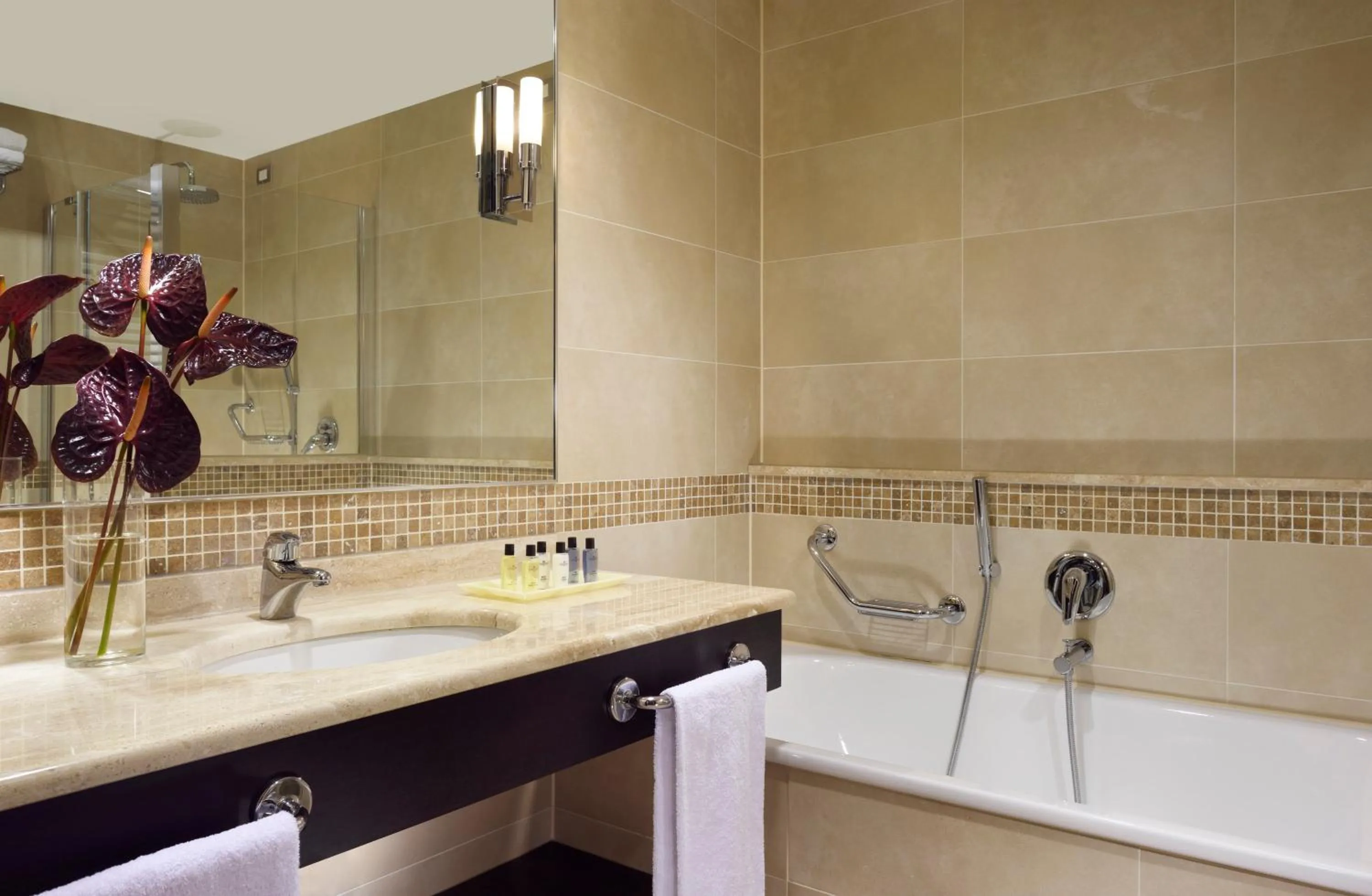 Bathroom in UNAHOTELS Varese