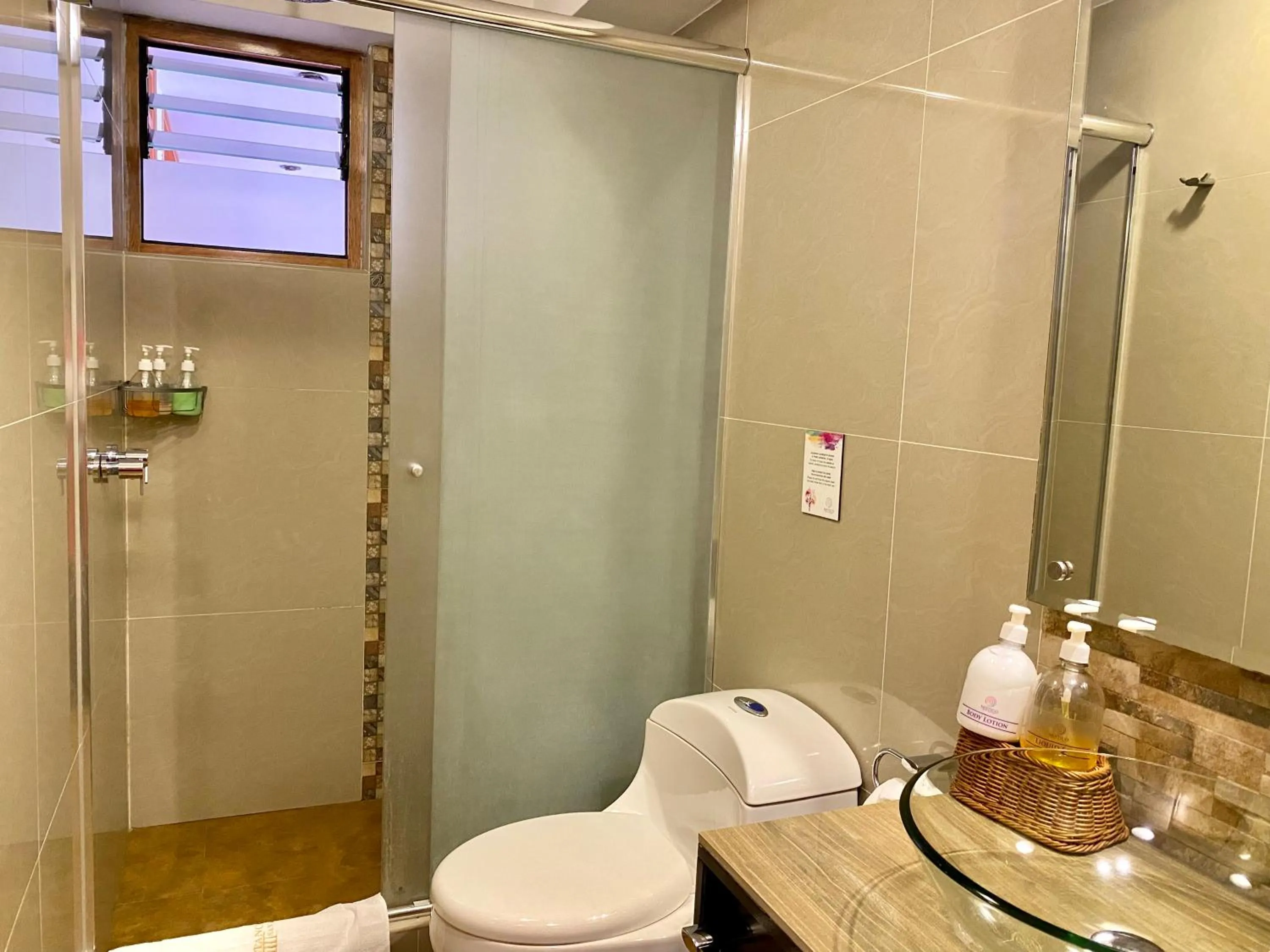 Shower in Mistico San Blas Boutique