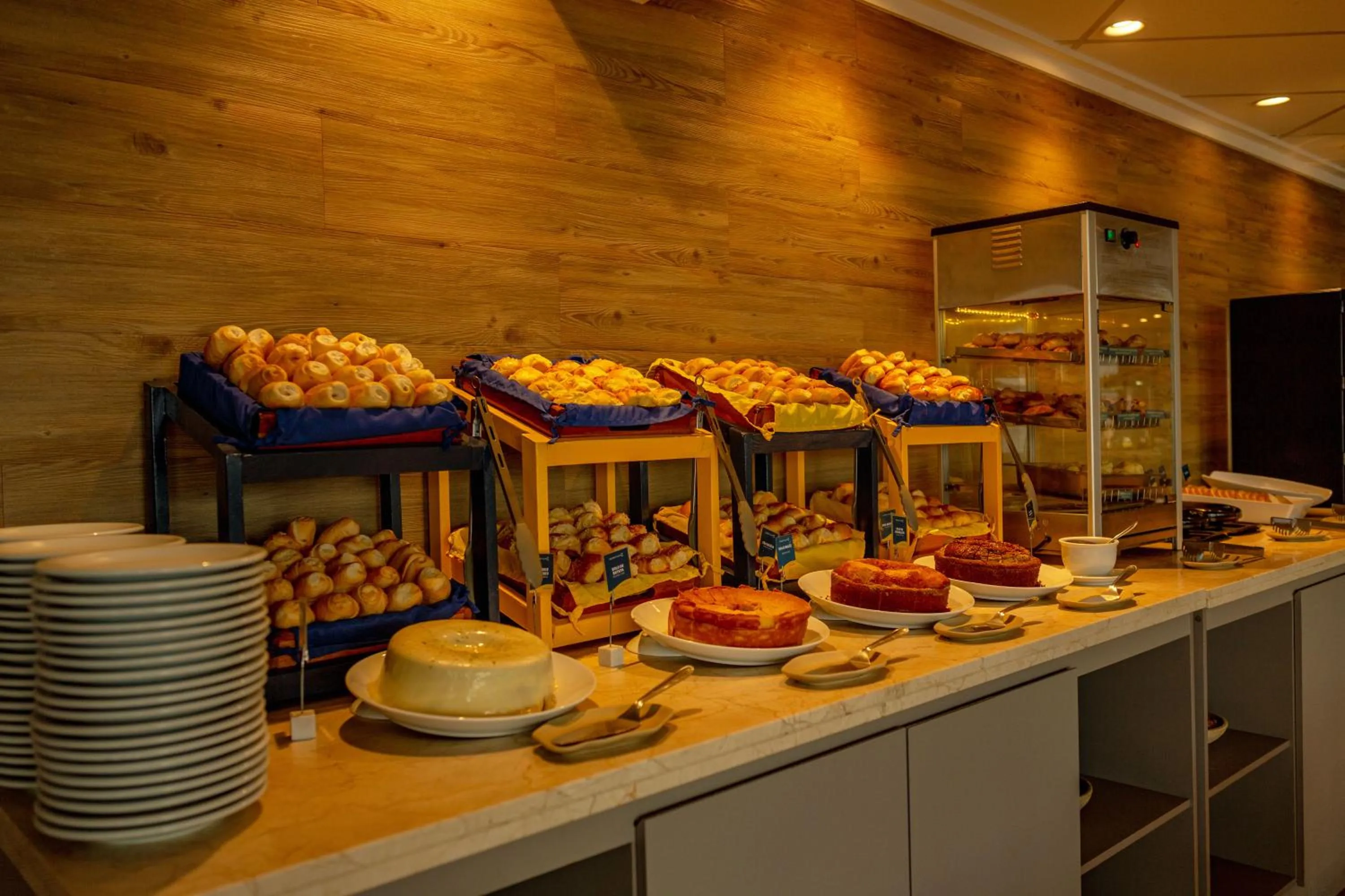 Buffet breakfast in Golden Tulip Natal Ponta Negra